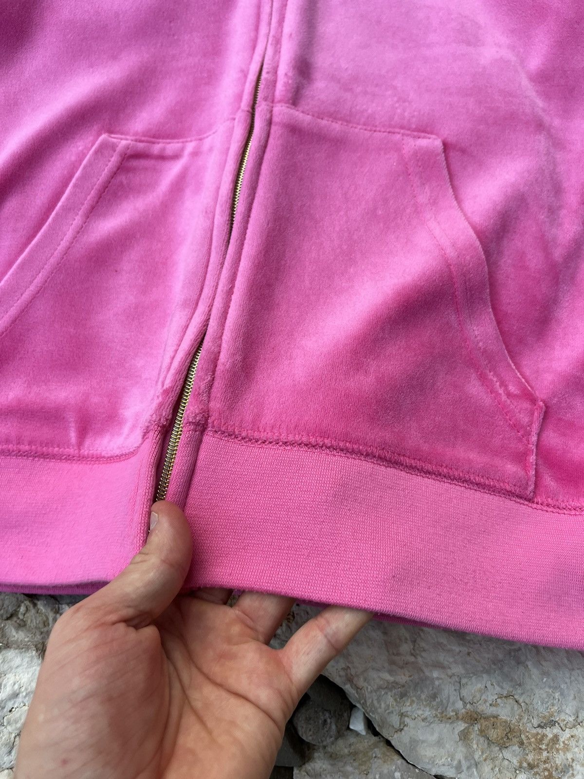Juicy Couture × Vintage Vintage Juicy Couture y2k velvet zip hoodie basic sweatshirt Size L / US 10 / IT 46 - 11 Thumbnail