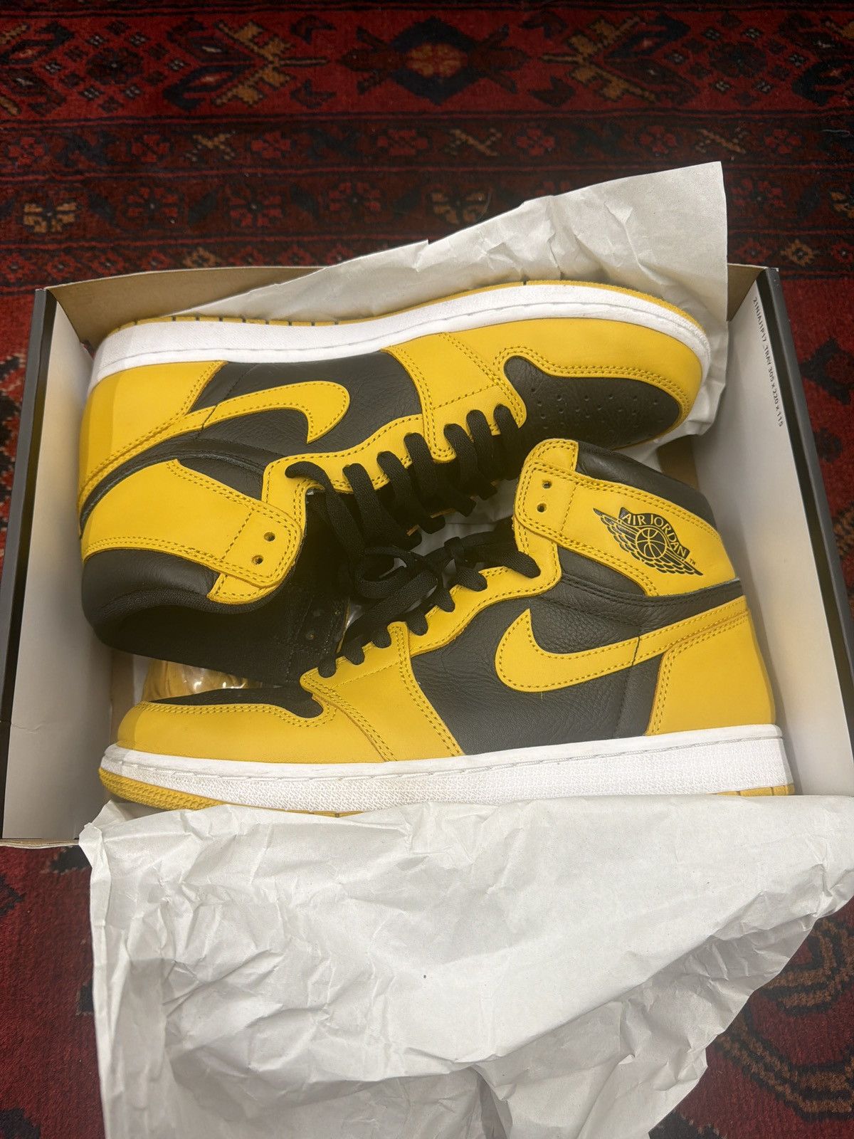 Jordan Brand Nike Air Jordan 1 Retro High OG Pollen Size 9.5 (555088-701) Size US 9.5 / EU 42-43 - 1 Thumbnail