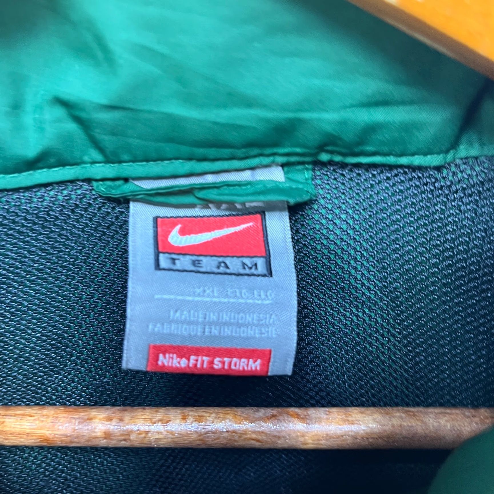 Nike VINTAGE Nike Windbreaker Jacket 2XL Men Green Windbreaker 90s Nike Mens Jacket Green 90s Size US XXL / EU 58 / 5 - 6 Thumbnail