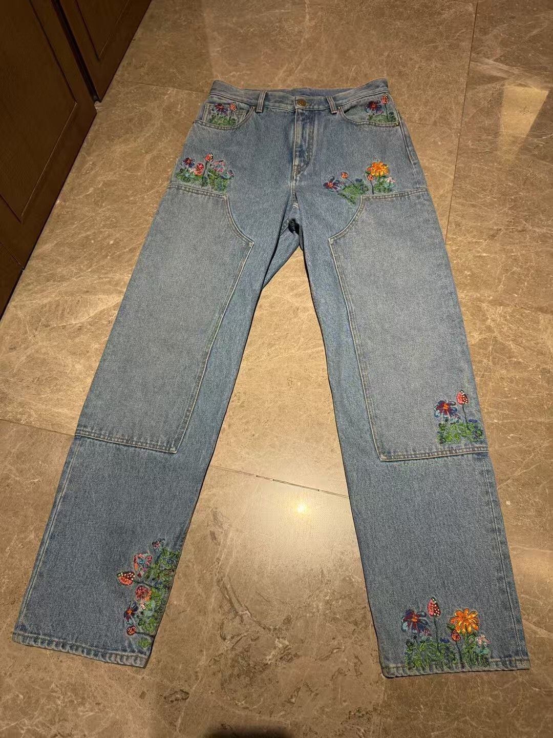 Louis Vuitton Louis Vuitton Floral Embroidery Jeans Size 28" / US 6 / IT 42 - 1 Thumbnail
