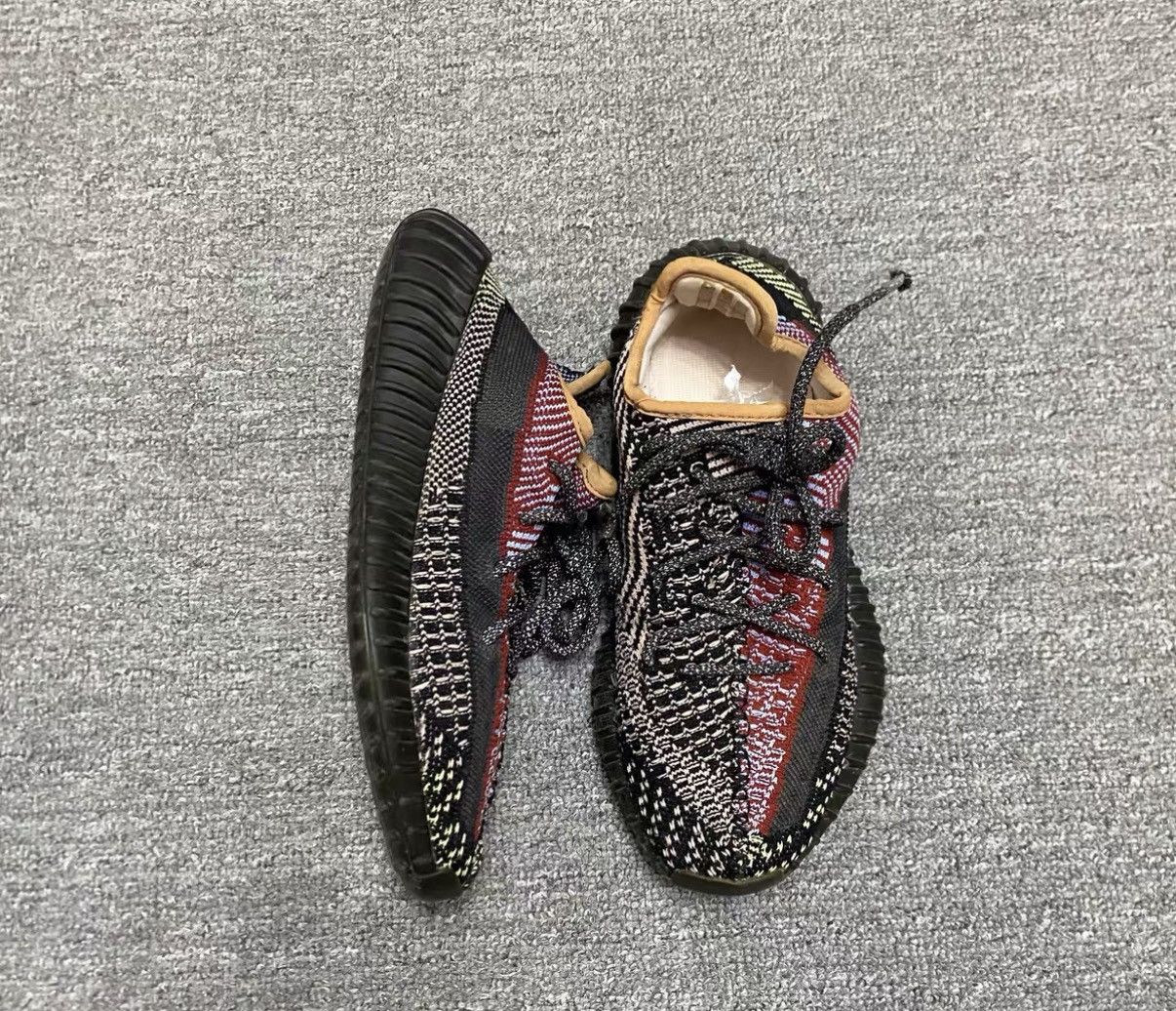 Yeezy YEEZY 350 V2 Black & Red Block Running Shoes J16 Size US 6.5 / EU 39-40 - 1 Thumbnail