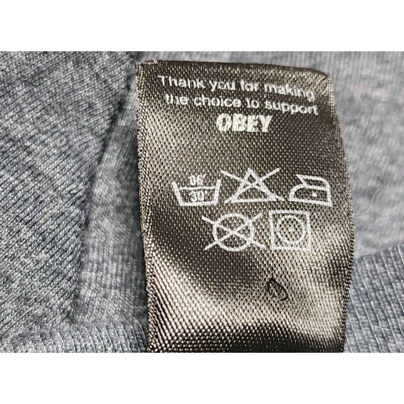 Obey VINTAGE OBEY T-Shirt Skeleton USA Gray S Womens Short Sleeve Slim Size S United States USA Theme 90s Concert? Size S / US 4 / IT 40 - 6 Thumbnail