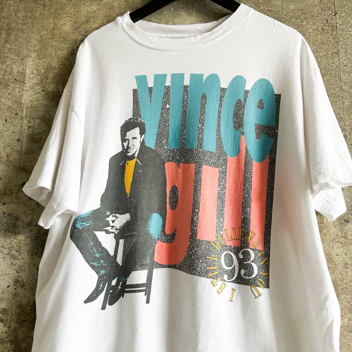 Vintage 1993 VINCE GILL Boxy Cropped Tour T-Shirt Size US XL / EU 56 / 4 - 2 Thumbnail