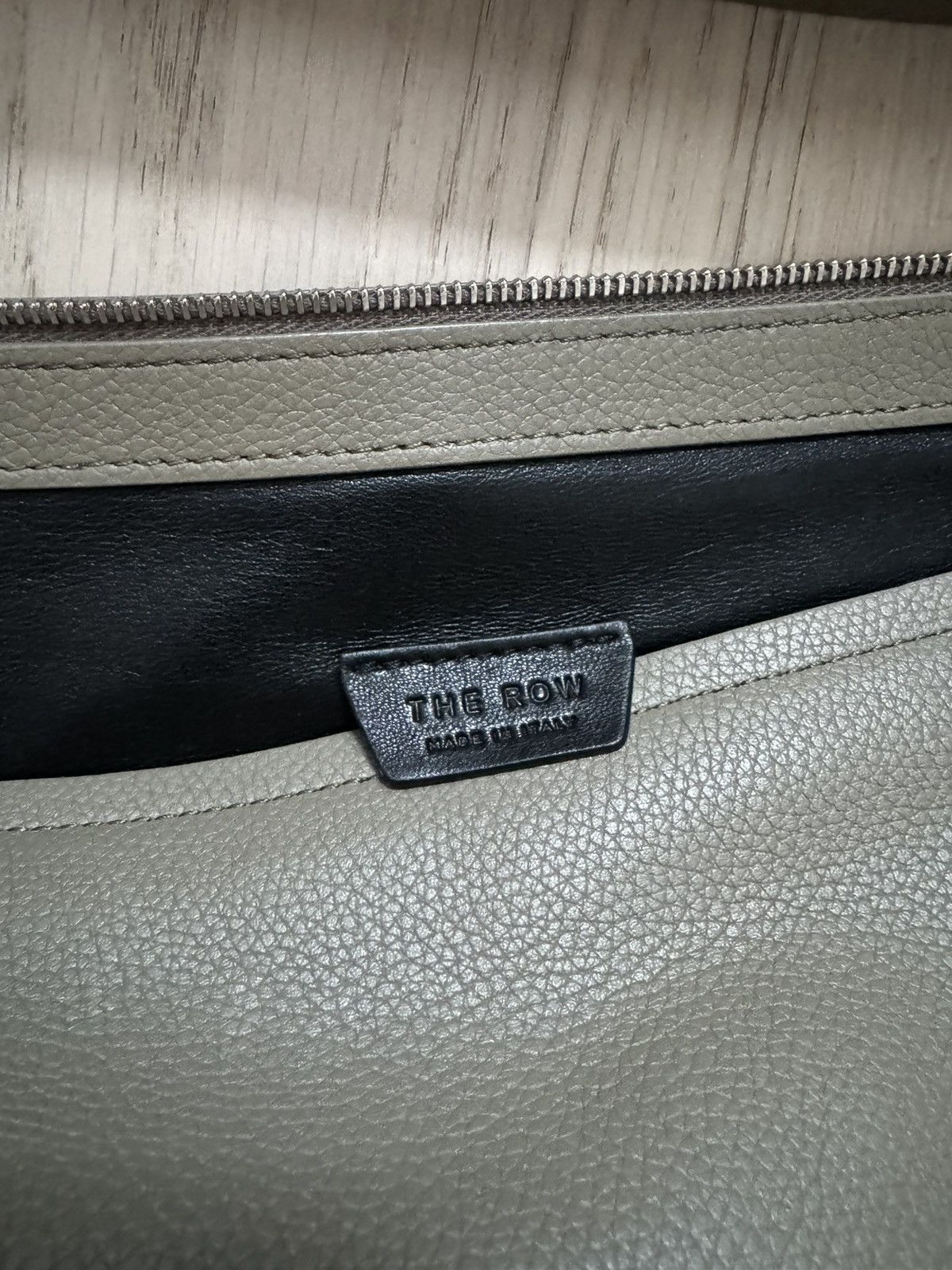 The Row The Row Jouve Small leather shoulder bag Size ONE SIZE - 6 Thumbnail