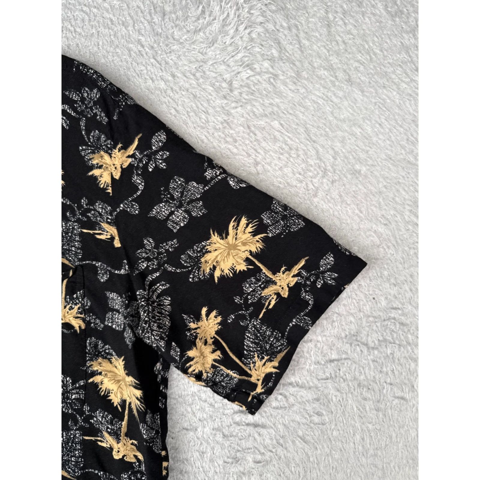 Vintage Covington Shirt Men Medium Black Beige Palm Tree 100% Rayon Button Up Hawaiian Vintage No Size US M / EU 48-50 / 2 - 2 Thumbnail
