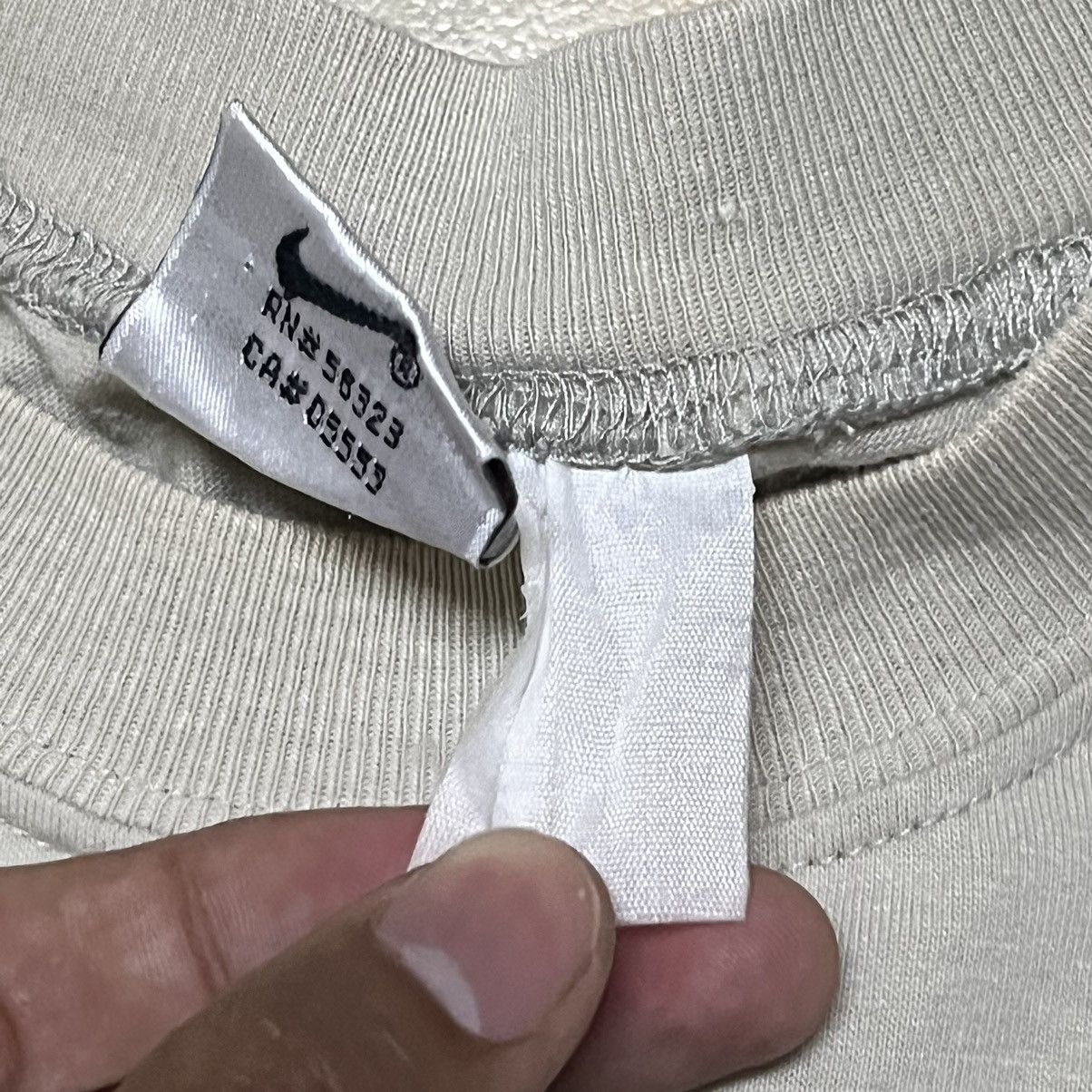 Nike Vintage Nike Tennis Court Big Logo Size US L / EU 52-54 / 3 - 5 Thumbnail