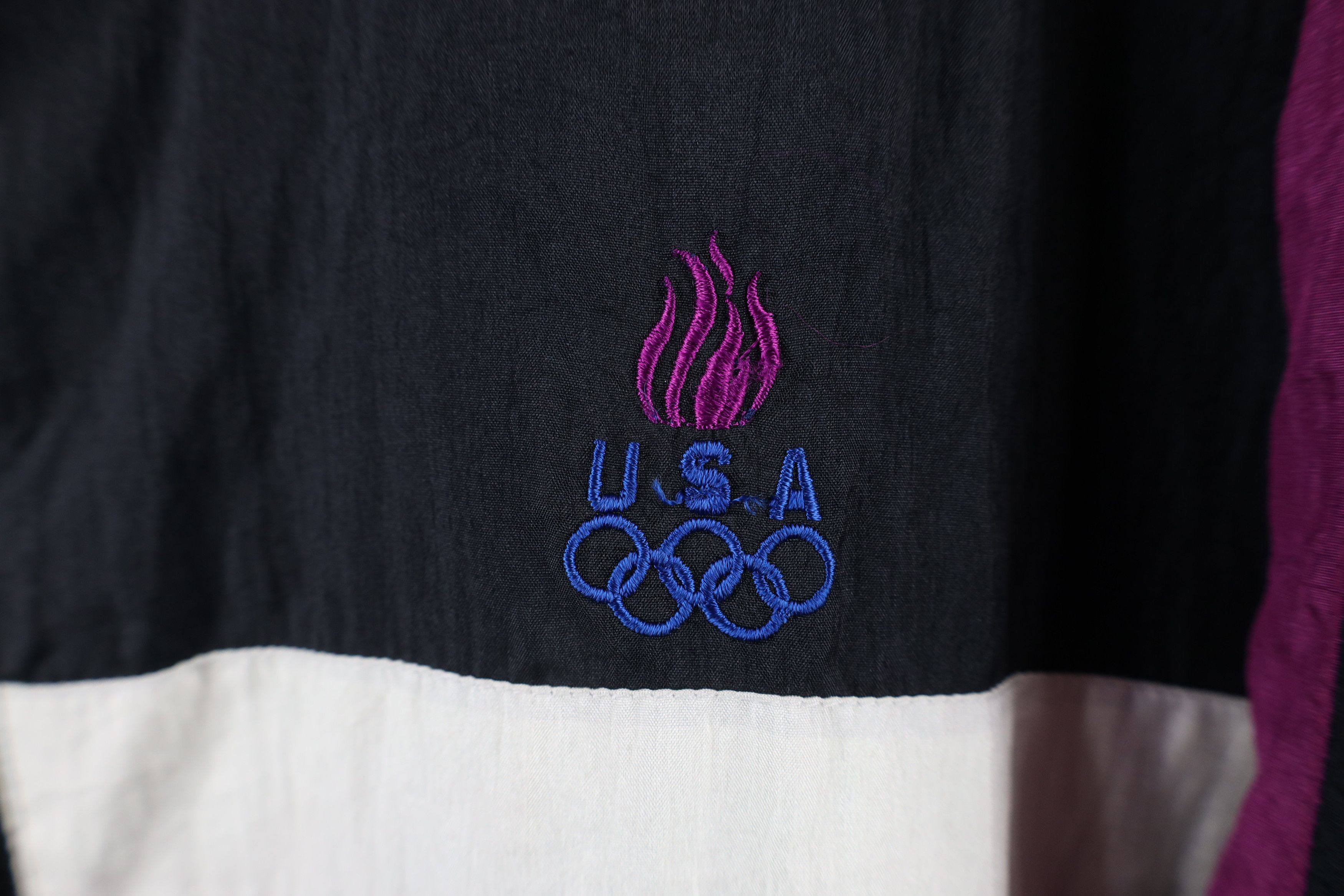 Vintage Vintage 90s USA Olympics Lined Zip Windbreaker Jacket Size US XL / EU 56 / 4 - 4 Thumbnail