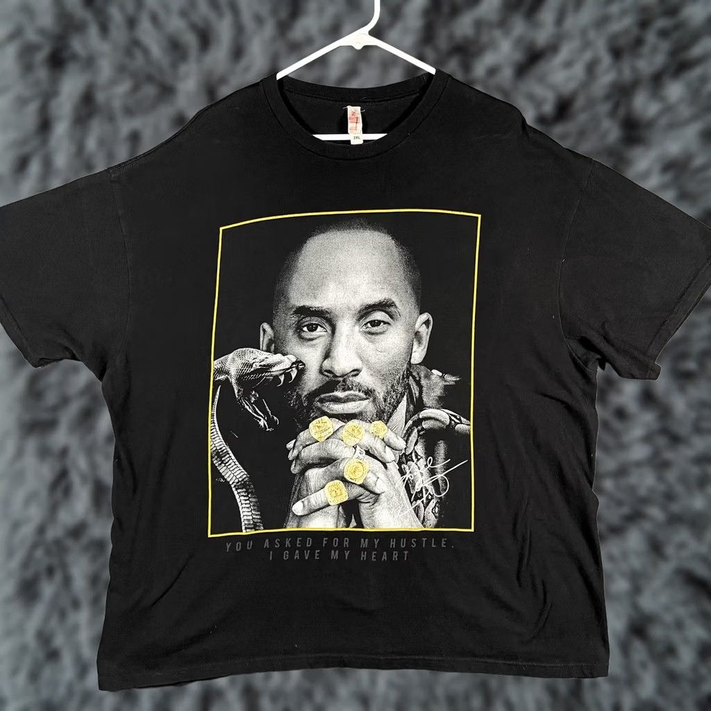 Vintage Kobe Bryant Zuni Tag Shirt Mens 2XL Black Mamba Legends Live Forever Basketball Size US XXL / EU 58 / 5 - 1 Thumbnail