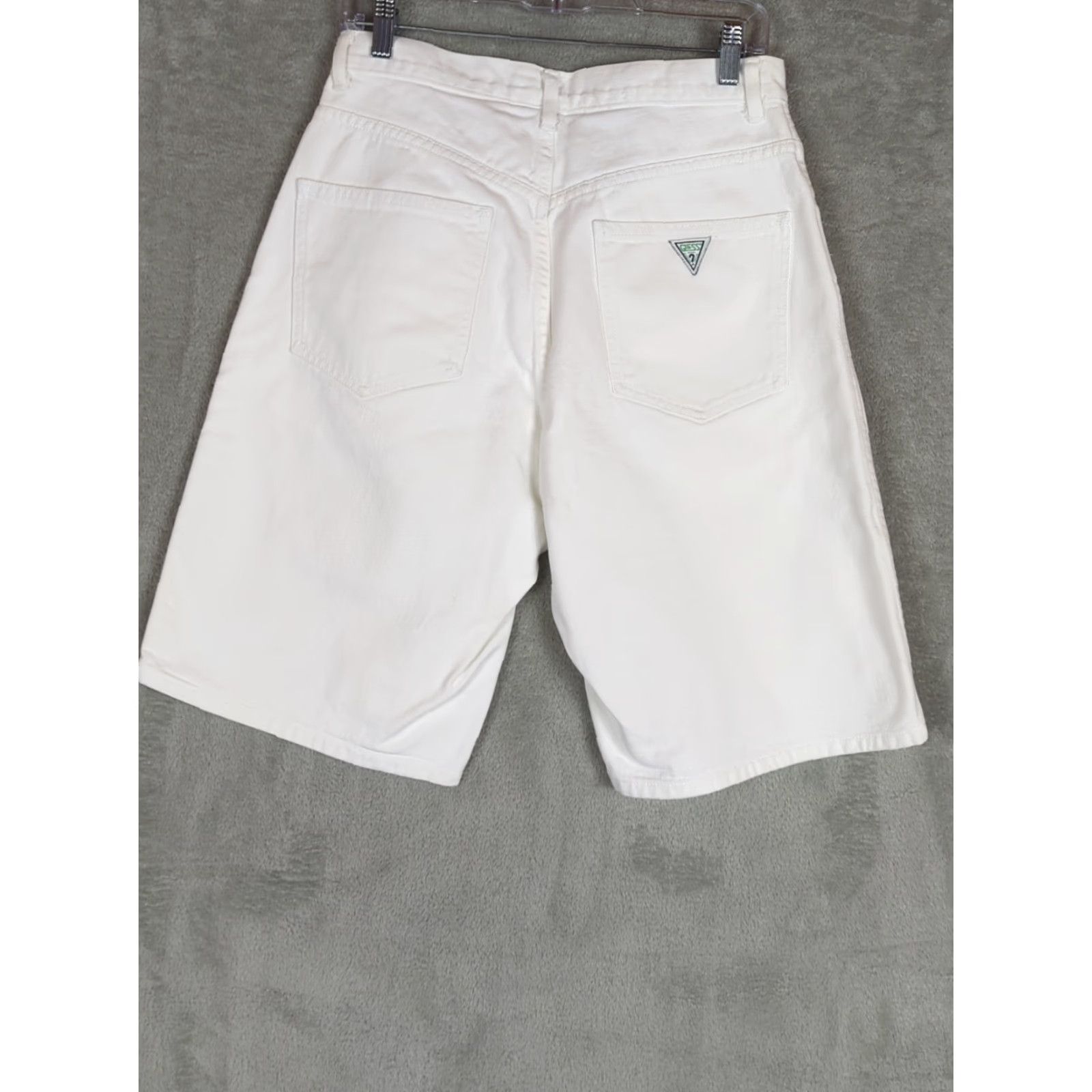 Guess VINTAGE Guess Mens Shorts Bermuda 30 White Denim 12” Inseam 100% Cotton USA Mens Shorts Baggy 90s Logo Pocket 5-Pocket Design Zip Front Size US 30 / EU 46 - 6 Thumbnail