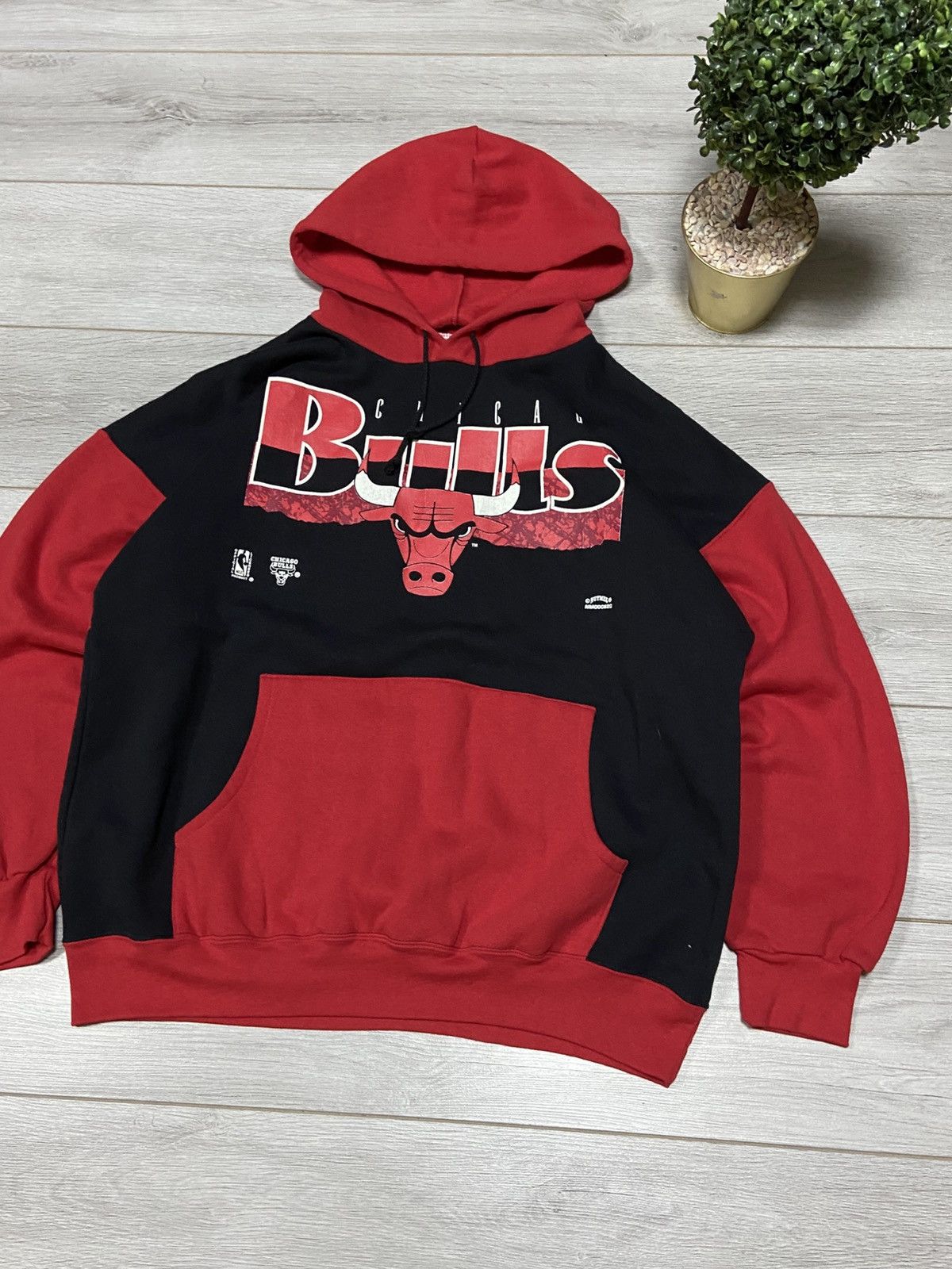 NBA NBA Chicago Bulls made in USA hoodie vintage Size US XL / EU 56 / 4 - 3 Thumbnail