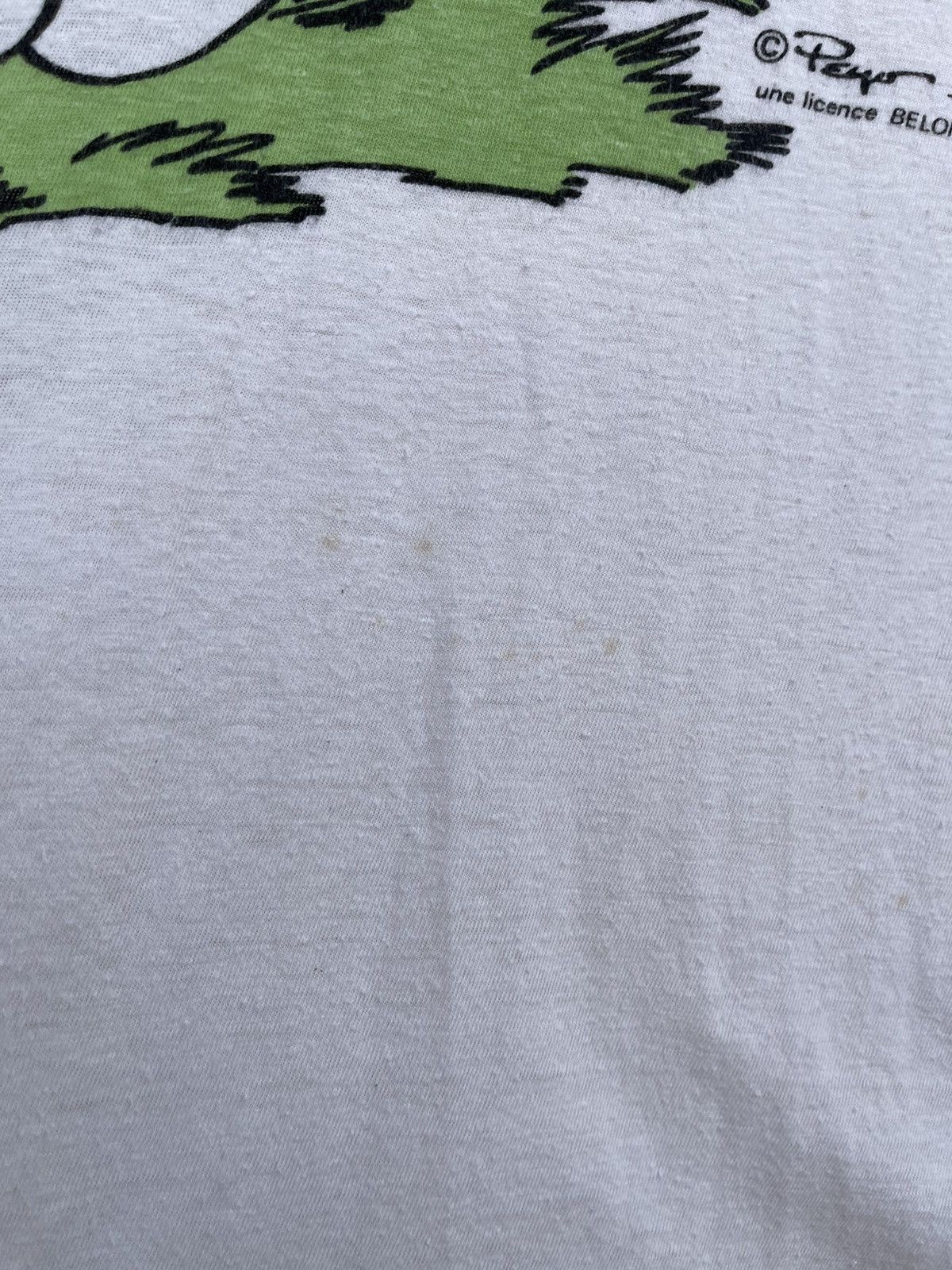 Vintage The Smurfs Enamoured Print by Peyo T-Shirt Belokapi 1983 80s Size US L / EU 52-54 / 3 - 16 Thumbnail