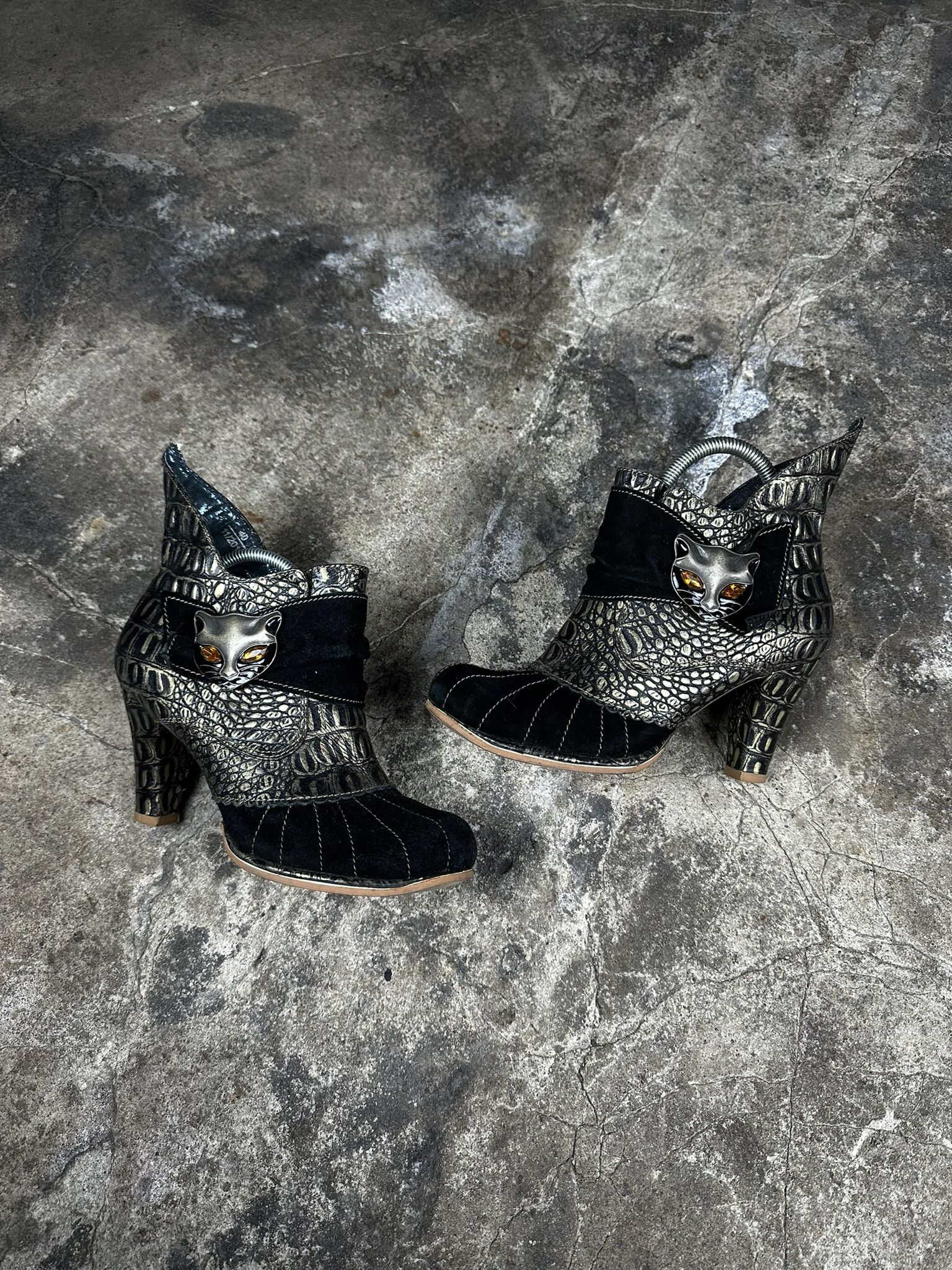 Japanese Brand 2000s Vintage Avant Garde Crocodile Leather Y2k Heel Boots Size US 9 / IT 39 - 1 Thumbnail