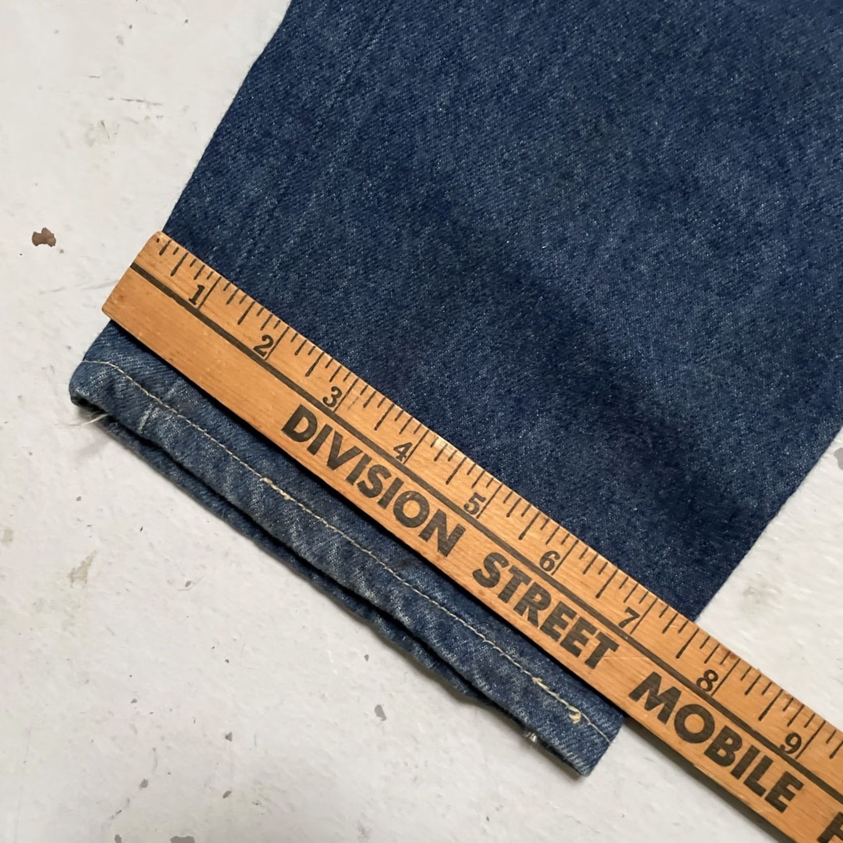 Levi's Item Specifications: Fabric Wash: Light Size US 38 / EU 54 - 2 Thumbnail