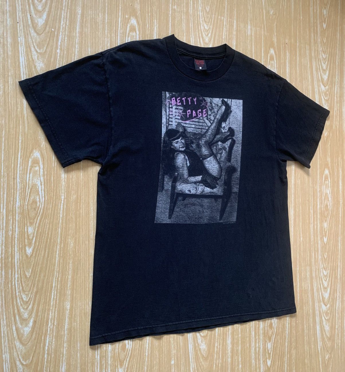 Fashion Victim Vintage 90’s Betty Page x Fashion Victim T Shirt Size US L / EU 52-54 / 3 - 3 Thumbnail