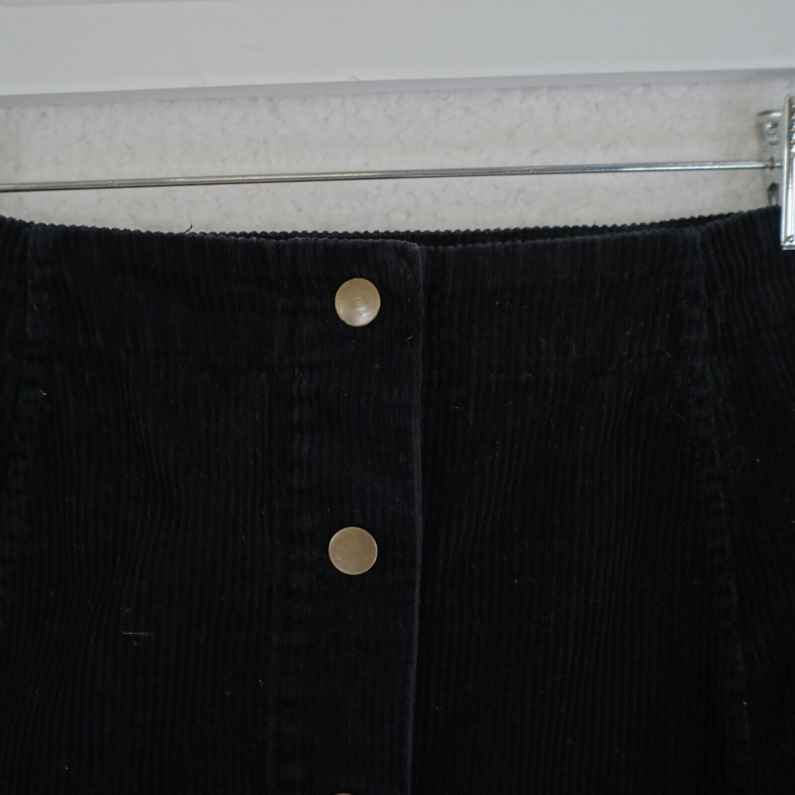 rue21 Rue21 Black Corduroy Button Front Mini Skirt Large 32/15 Size 32" / US 10 / IT 46 - 2 Thumbnail