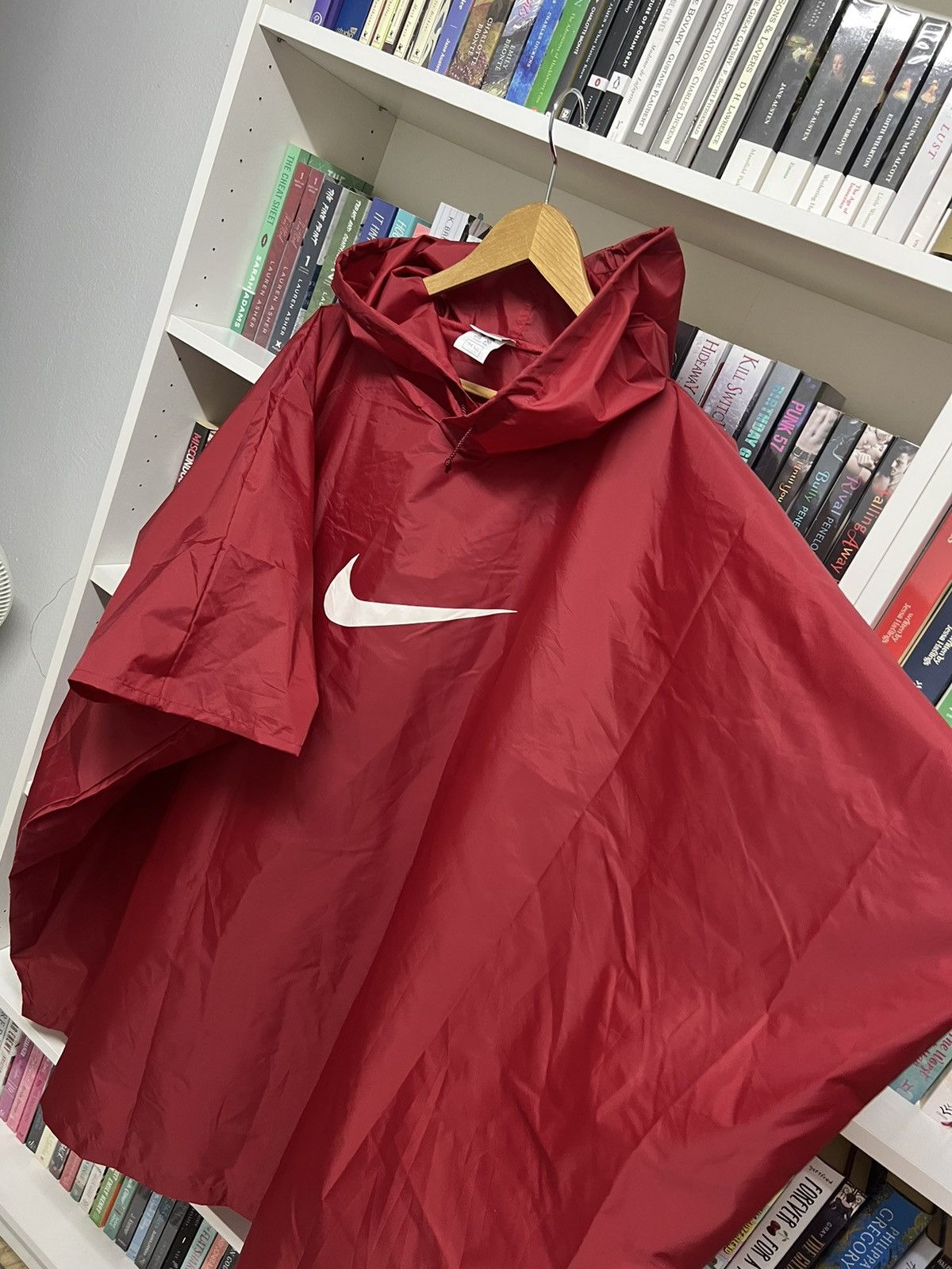 Nike Vintage NIKE Centre Swoosh Cloak Raincoat Size US L / EU 52-54 / 3 - 3 Thumbnail
