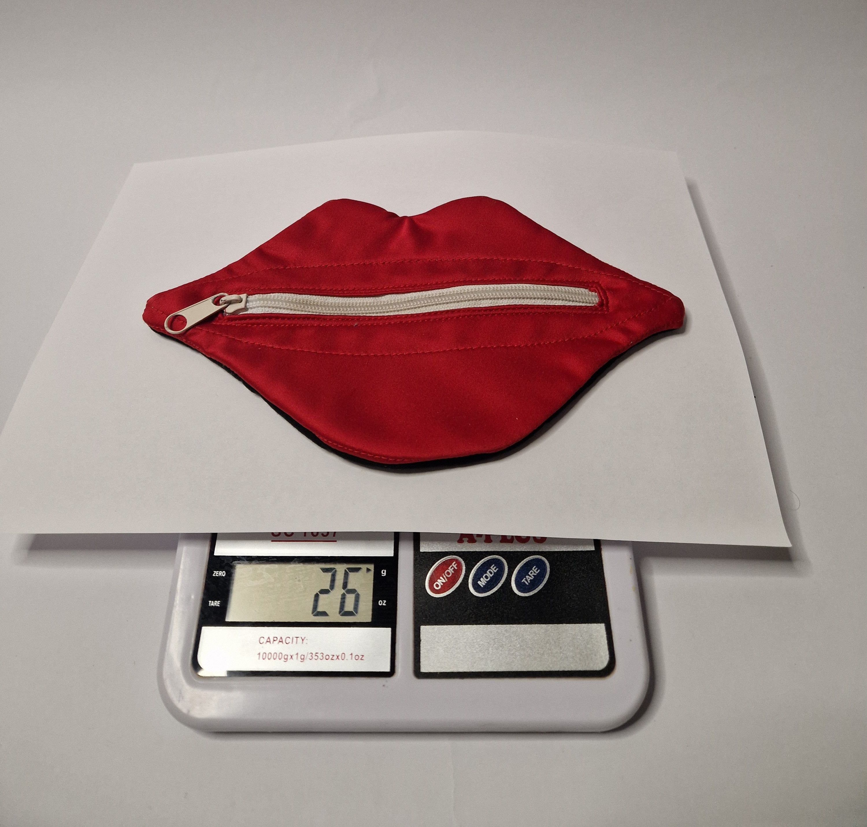 Handmade Hand-Made Red Lip-Shaped Cosmetic Pouch bag Size ONE SIZE - 6 Thumbnail