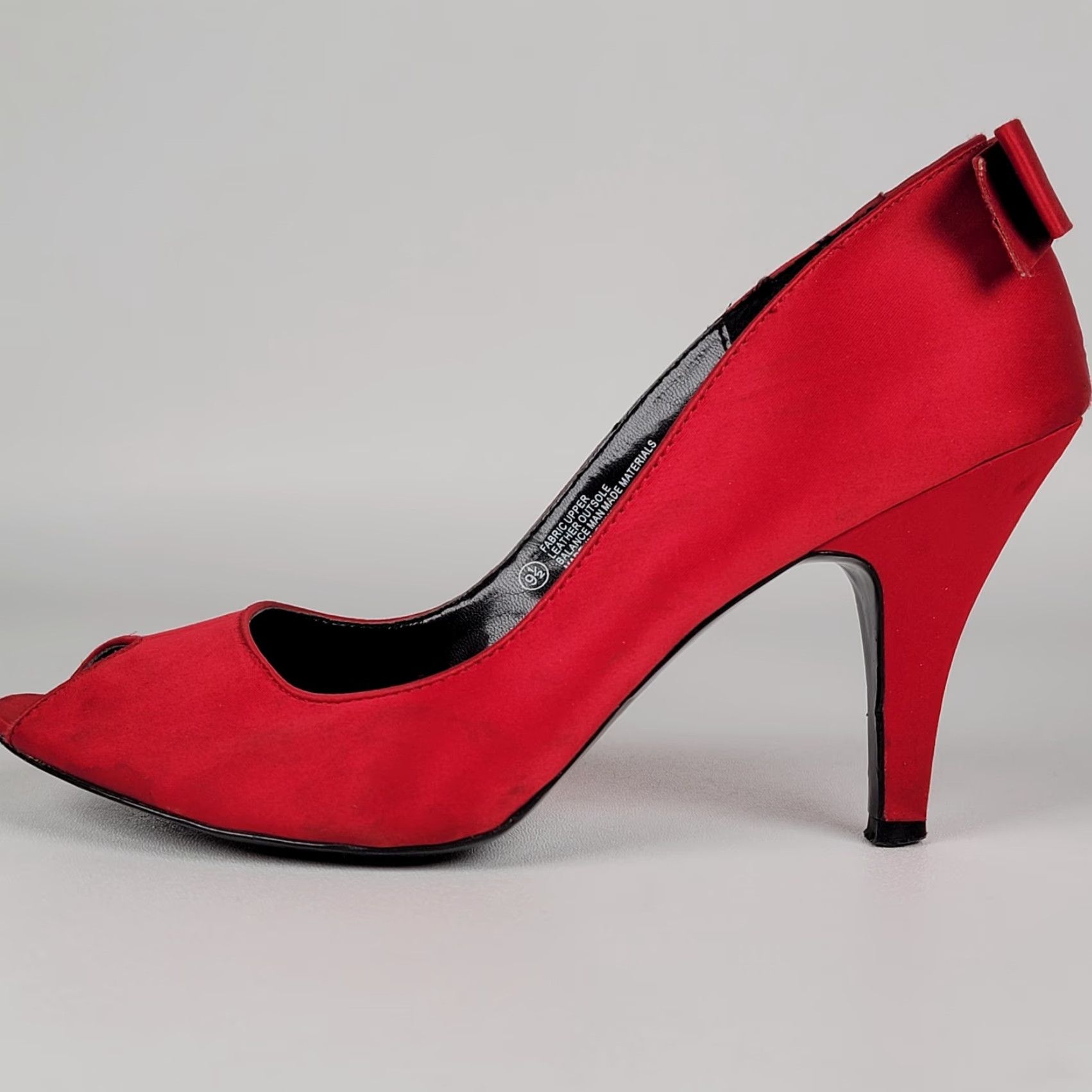 Vintage Hollywould For Target Grace Women Red Satin Heels Vintage Y2K Pump 9.5 Bow Peep Toe Slip On Cone Heel Leather Sole 2000s Party Wedding Womens Size US 10 / IT 40 - 7 Thumbnail