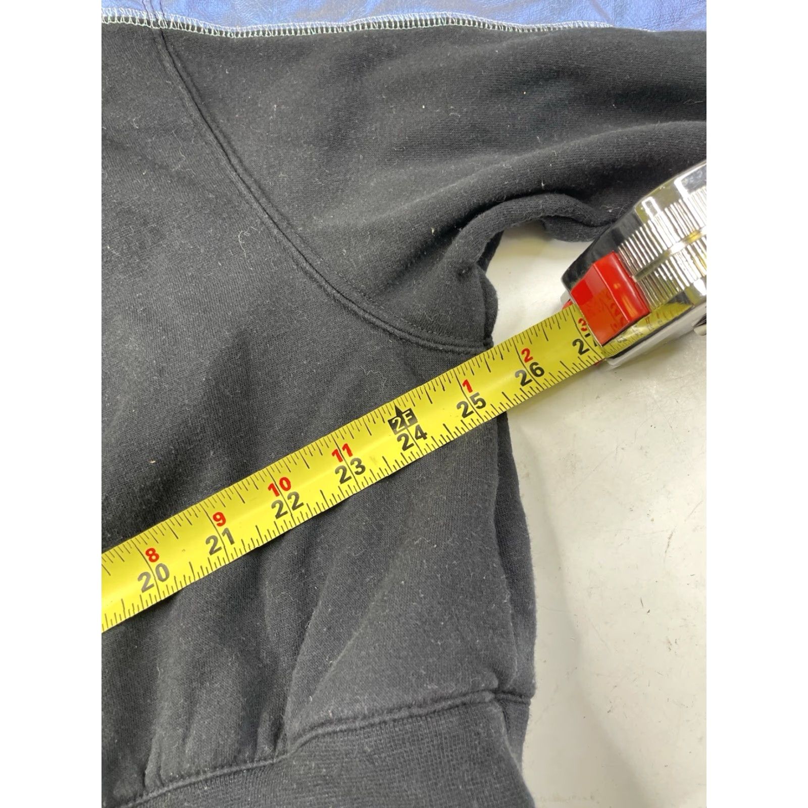 Nike VINTAGE? NIKE Black Metallic Blue Triple Swoosh Crop Sweatshirt Cropped Sweatshirt Women XL Black Metallic Blue Cropped Sweatshirt Nike Womens XL Size XL / US 12-14 / IT 48-50 - 7 Thumbnail