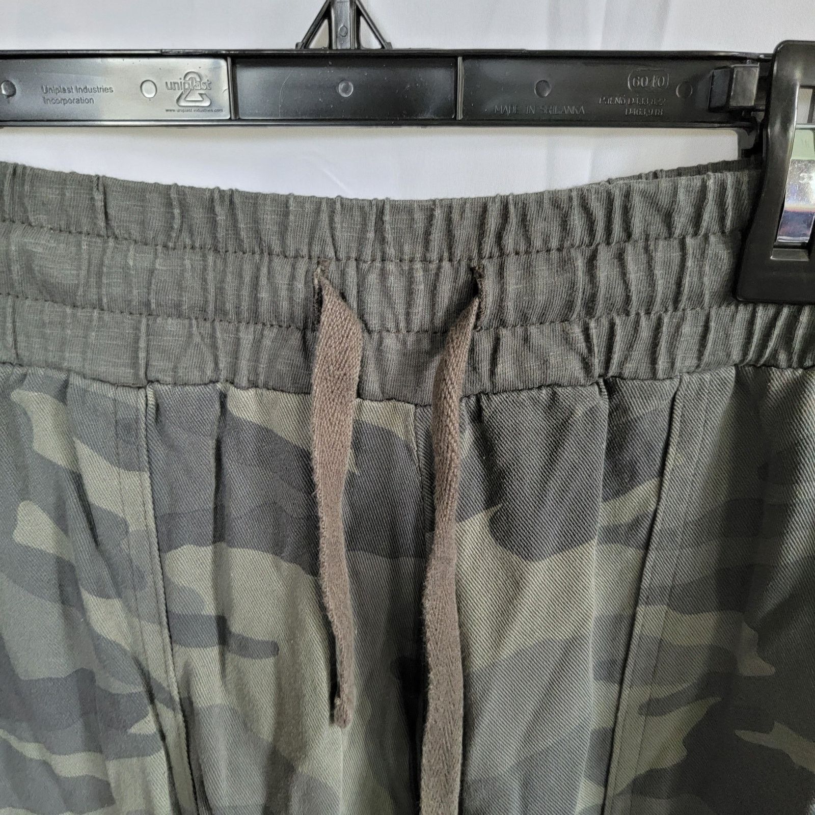 Splendid Splendid Green Camo High Waisted Joggers Size XS Size 26" / US 2 / IT 38 - 3 Thumbnail