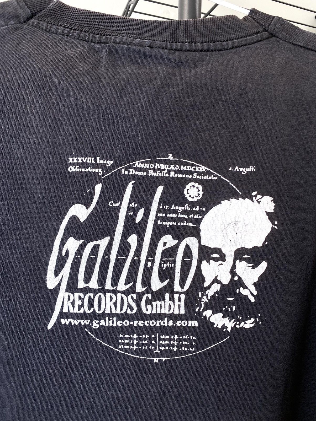 Vintage Vintage 00’s Galileo Galilei Astronomy Physics T Shirt Movie Size US L / EU 52-54 / 3 - 7 Thumbnail