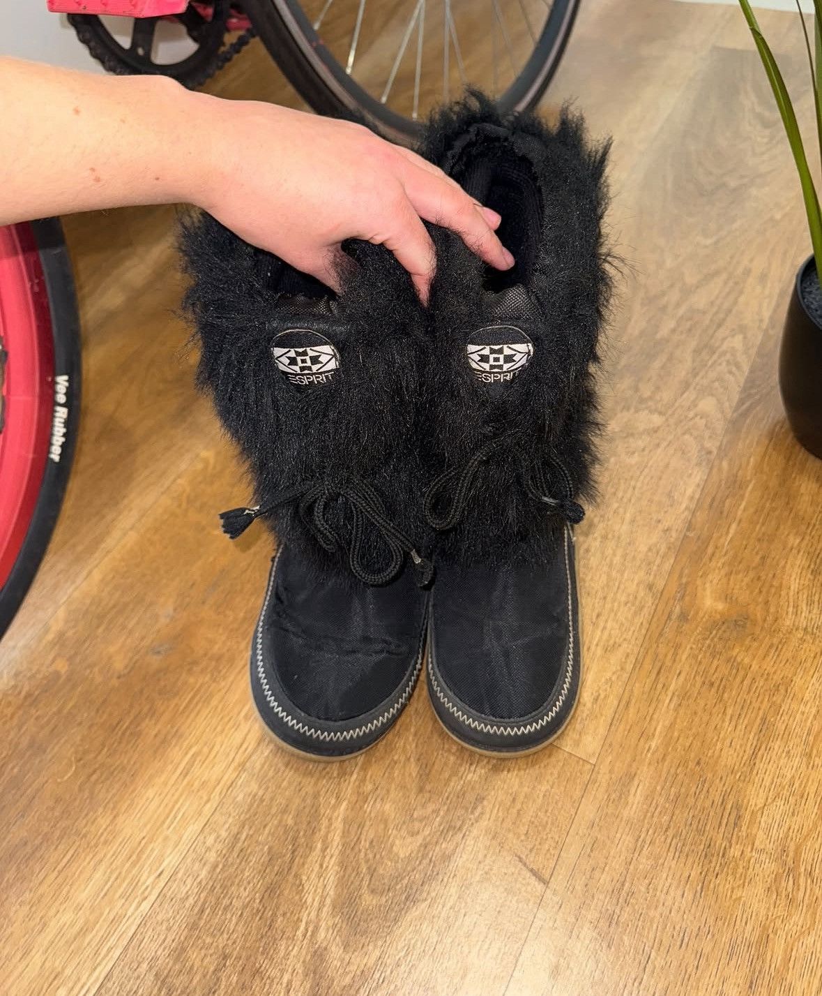 Esprit FUR YETI MOHAIR WINTER SNOW MOON Y2K UNT BOOTS Size US 7 / IT 37 - 6 Thumbnail