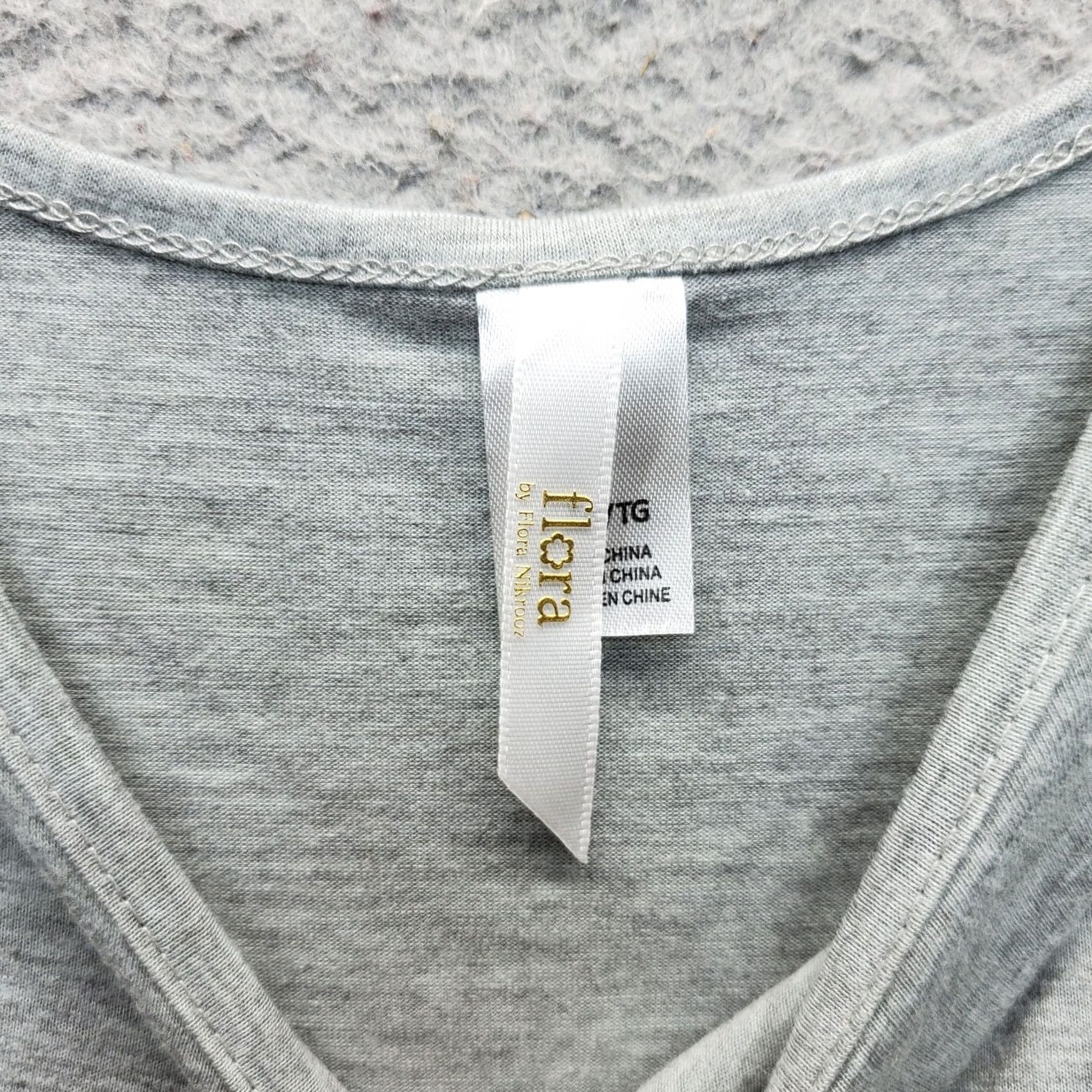 Vintage Flora Nikrooz Tank Top Womens XL Gray Wide Strap Round Neck Workout Pullover Tank (Womens XL, Gray, Sleeveless) Size XL / US 12-14 / IT 48-50 - 5 Thumbnail