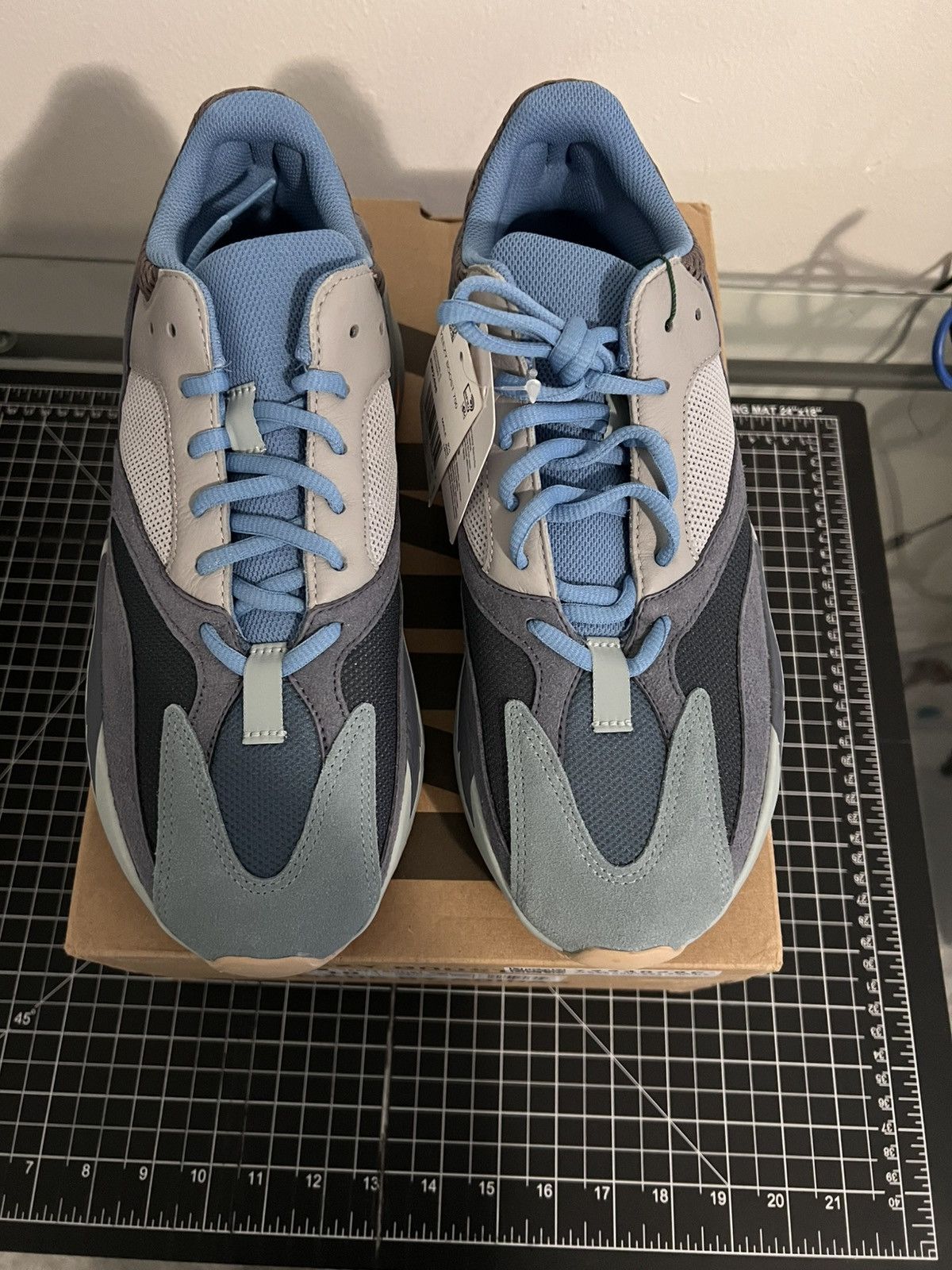 Adidas ADIDAS YEEZY 700 CARBON BLUE Size US 10 / EU 43 - 1 Thumbnail