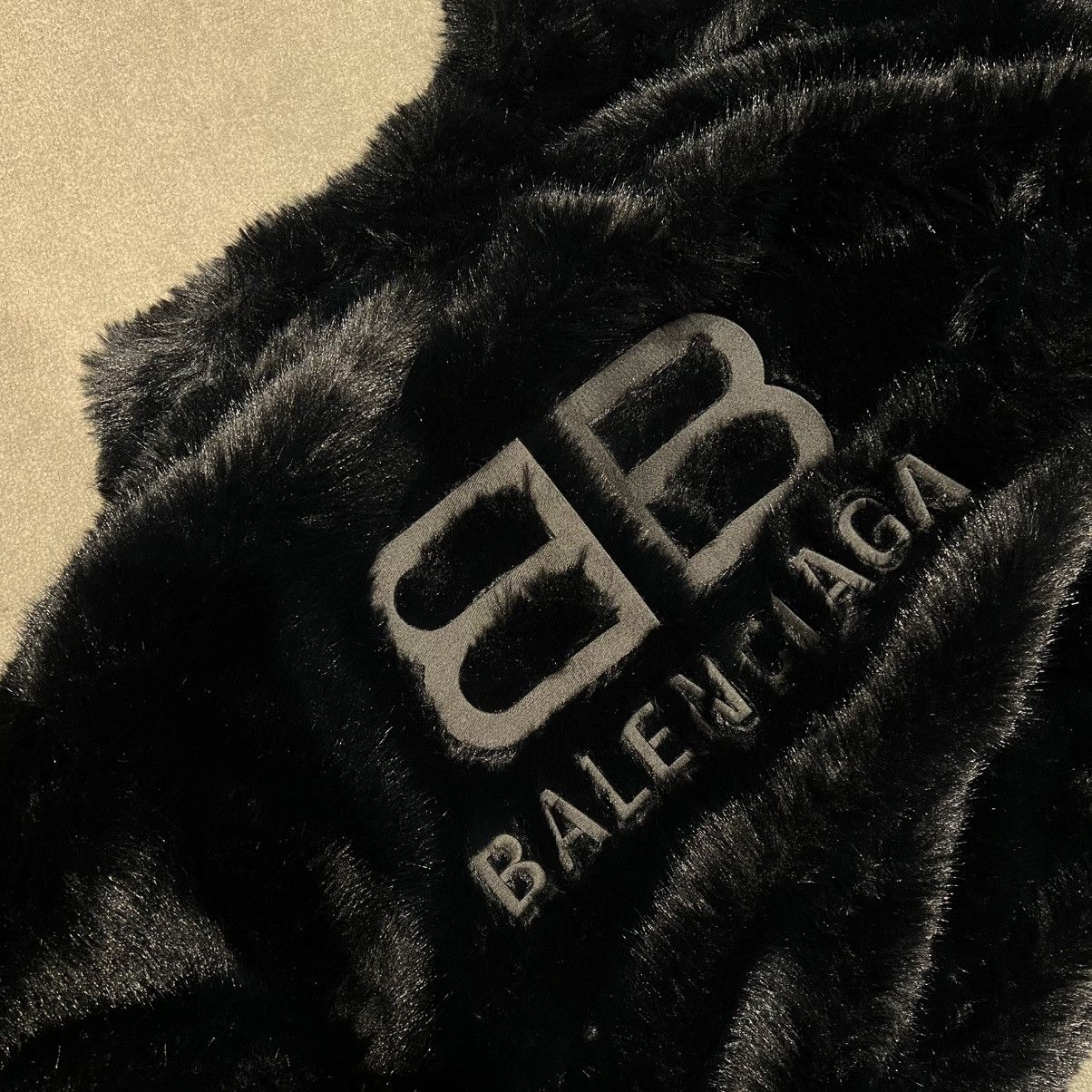 Balenciaga Balenciaga Logo Fur Jacket Size US M / EU 48-50 / 2 - 4 Thumbnail