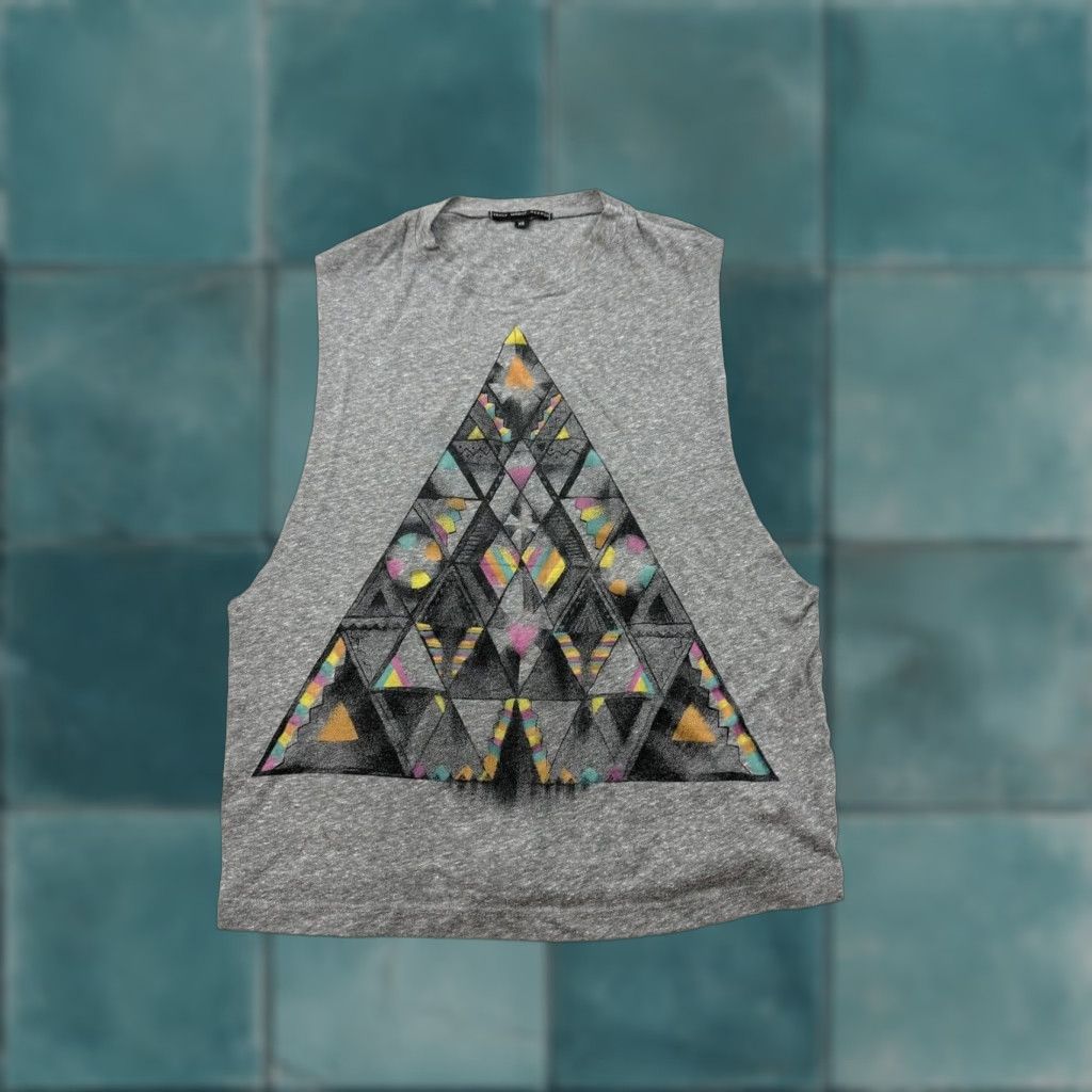 Urban Outfitters Truly Madly Deeply Shirt Womens XS Gray Sleeveless Triangles Urban Outfitters Shirt Womens XS Gray Sleeveless Triangles Urban Outfitters Size XS / US 0-2 / IT 36-38 - 1 Thumbnail