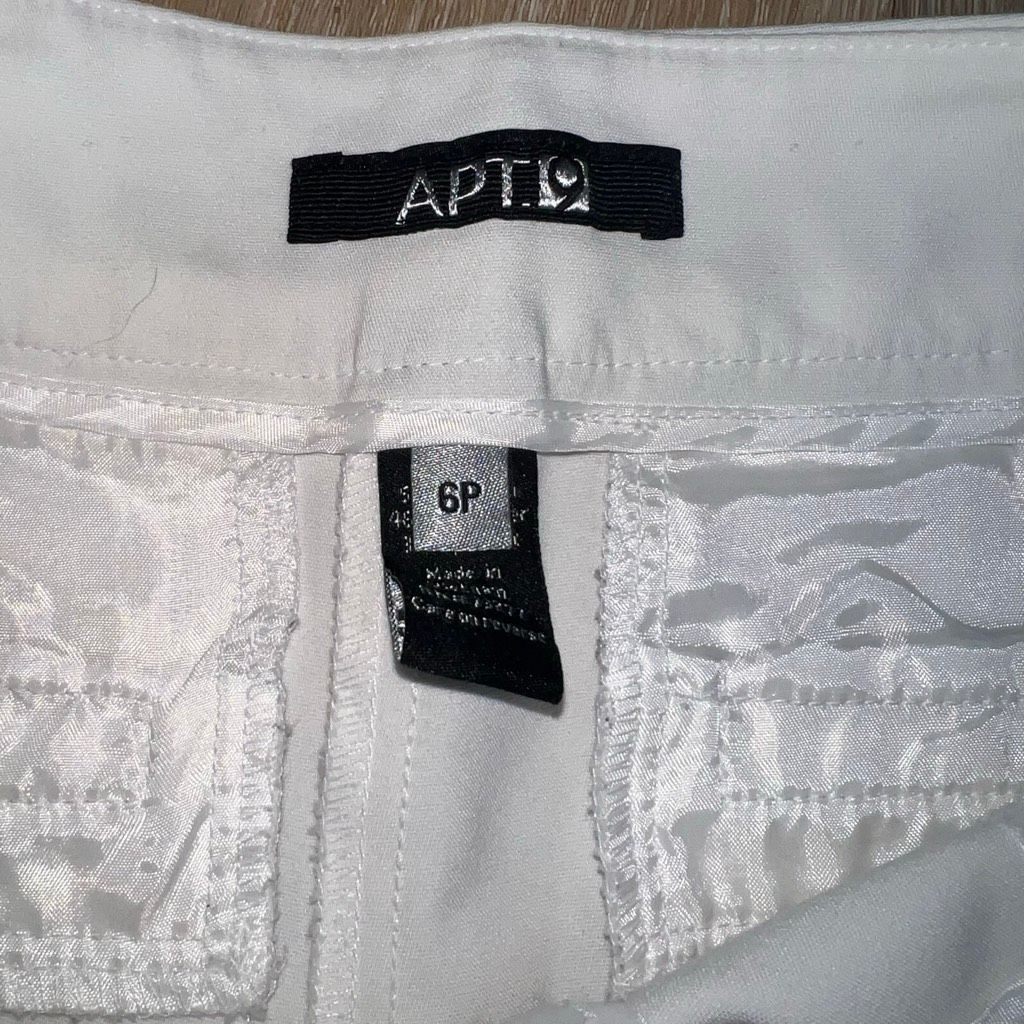 Apt. 9 Apt. 9 White Capri Cropped Trouser Pants, Back Slit Pockets, Size 28" / US 6 / IT 42 - 9 Thumbnail