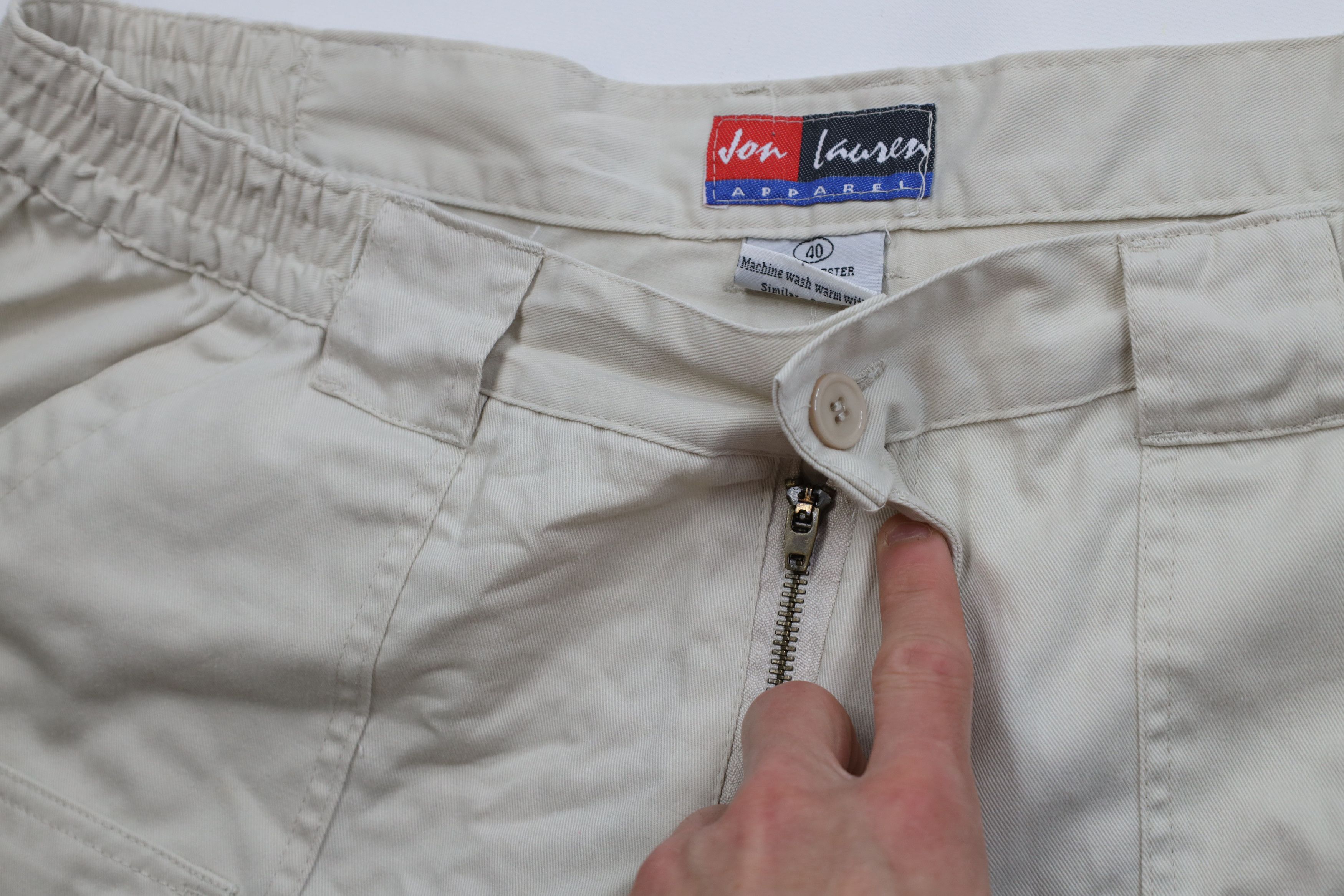 Vintage Vintage 90s Streetwear Knee Trekking Cargo Shorts Beige Size US 40 / EU 56 - 6 Thumbnail