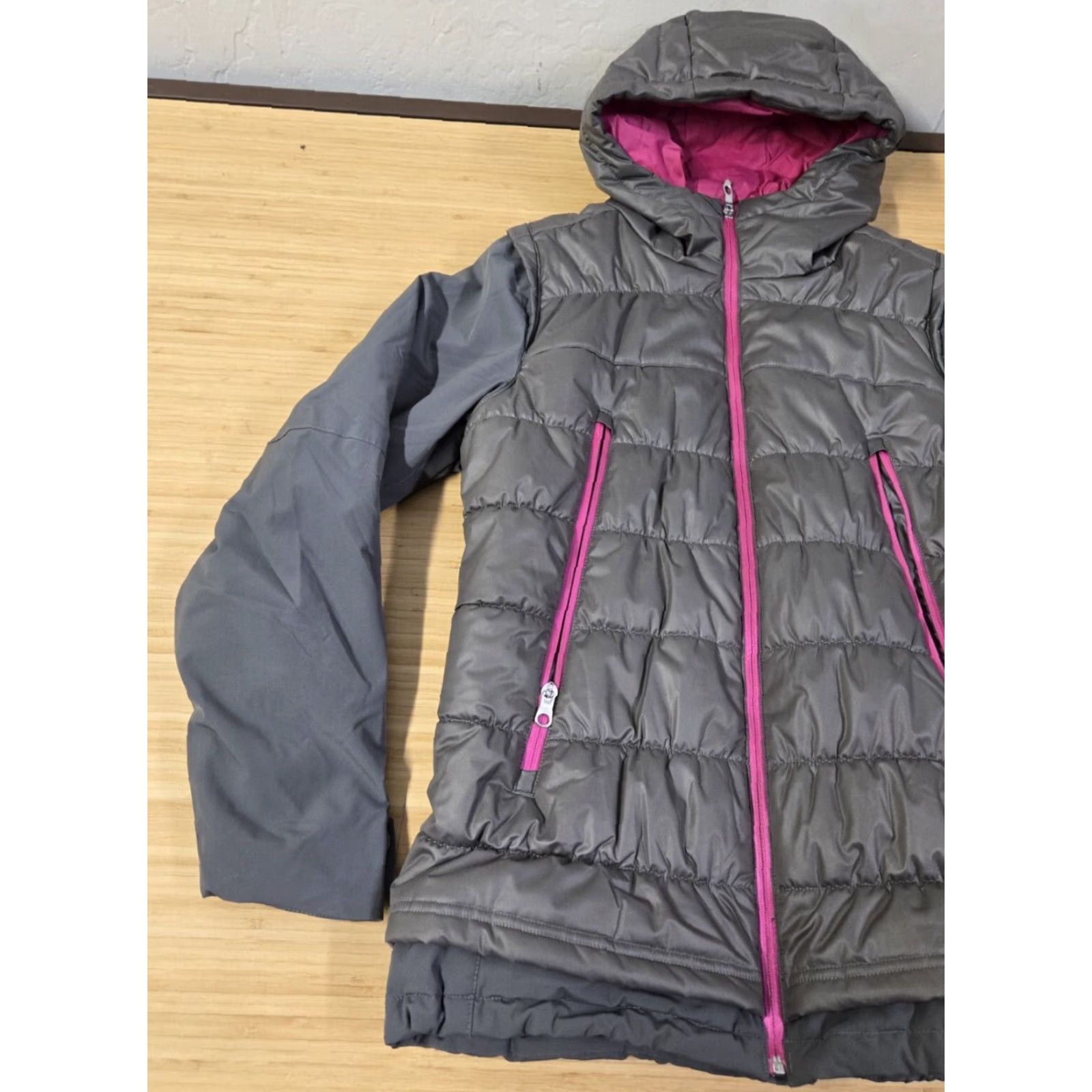 Spyder Spyder Women Jacket Puffer Gray Full Zip Winter Thinsulate Platinum 8 Mid-Length Long Sleeve Regular Fit Machine Washable Travel Casual Mens? Ladies? Size M / US 6-8 / IT 42-44 - 3 Thumbnail