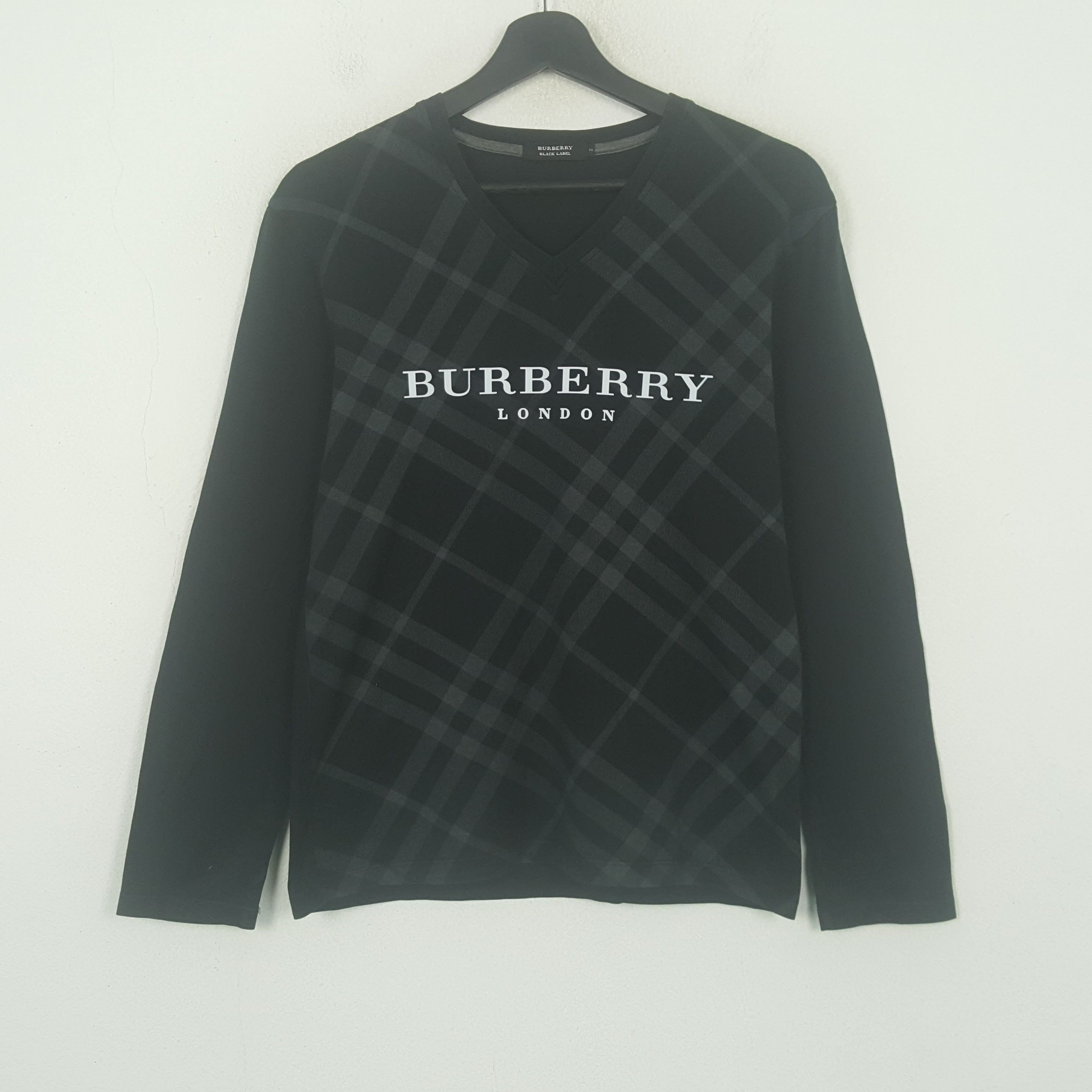 Burberry Burberry London Fashion Brand Custom Art Tshirt C294N62 Size US S / EU 44-46 / 1 - 1 Thumbnail