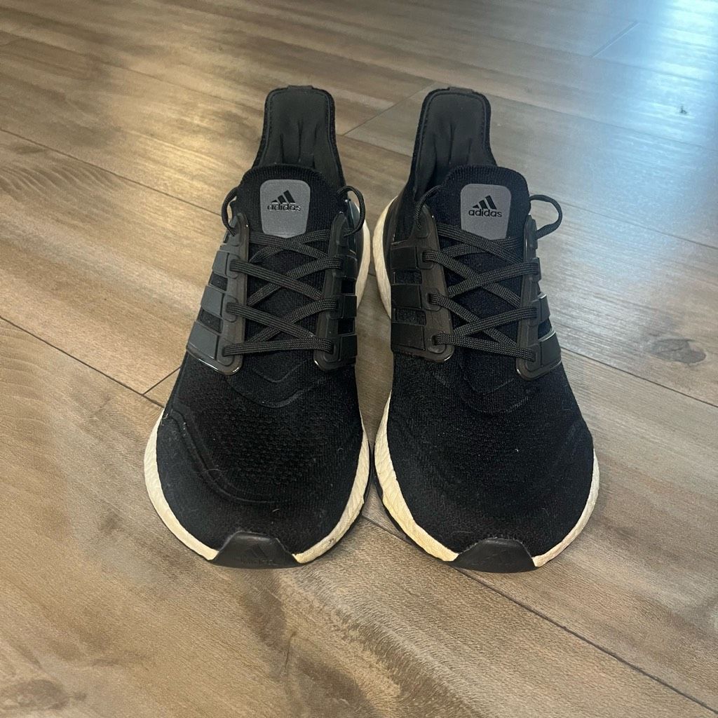 Adidas Adidas UltraBoost Black Athletic Workout Shoe Men 10.5 Size US 10.5 / EU 43-44 - 2 Thumbnail