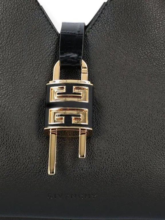 Givenchy o1loc1c0824 Size: OS / Shoulder Bag in Black Size ONE SIZE - 7 Thumbnail