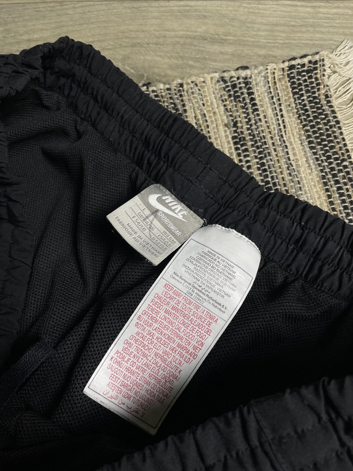 Nike NIKE 90s Nylon Baggy Track Pants Joggers Black 34 L Size US 34 / EU 50 - 5 Thumbnail