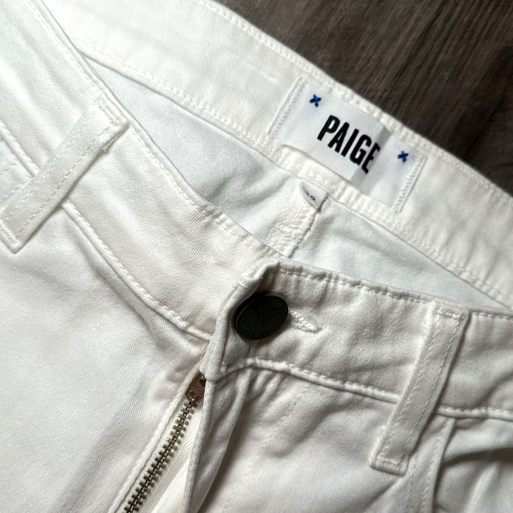 Paige Paige Jeans Men 29 White Straight NWOT 34 Inseam 34.5in 7.5in Leg Opening 9in Rise 44in Total Length 31 Men’s 29 Regular 98% Cotton 2% Elastane Size US 29 - 7 Thumbnail