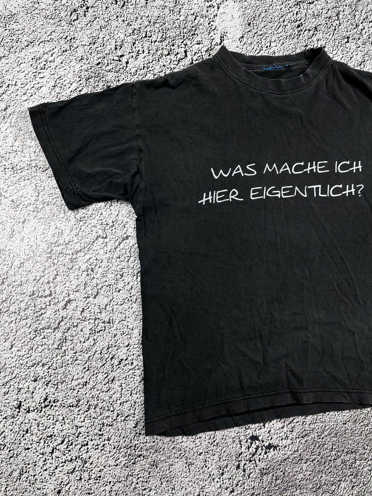 Band Tees Vintage Y2K Humor «What am I doing here» big logo faded tee Size US M / EU 48-50 / 2 - 3 Thumbnail