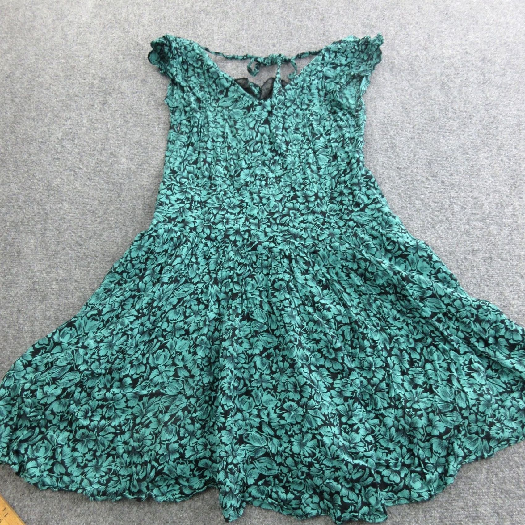 Vintage Kookai Dress Womens 40 Green Floral Smocked Fit Flare Short Ruffle Sundress Size 27" / US 4 / IT 40 - 7 Thumbnail