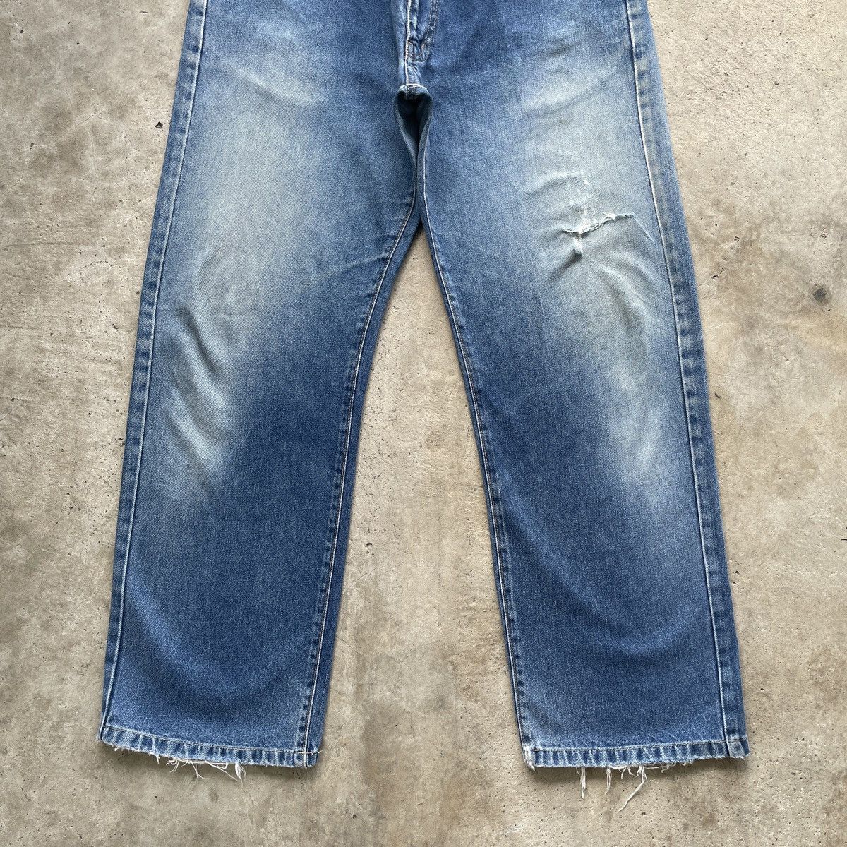 Japanese Brand Vintage Japanese Faded Denim Distressed Jeans Pants W32 Size US 32 / EU 48 - 4 Thumbnail