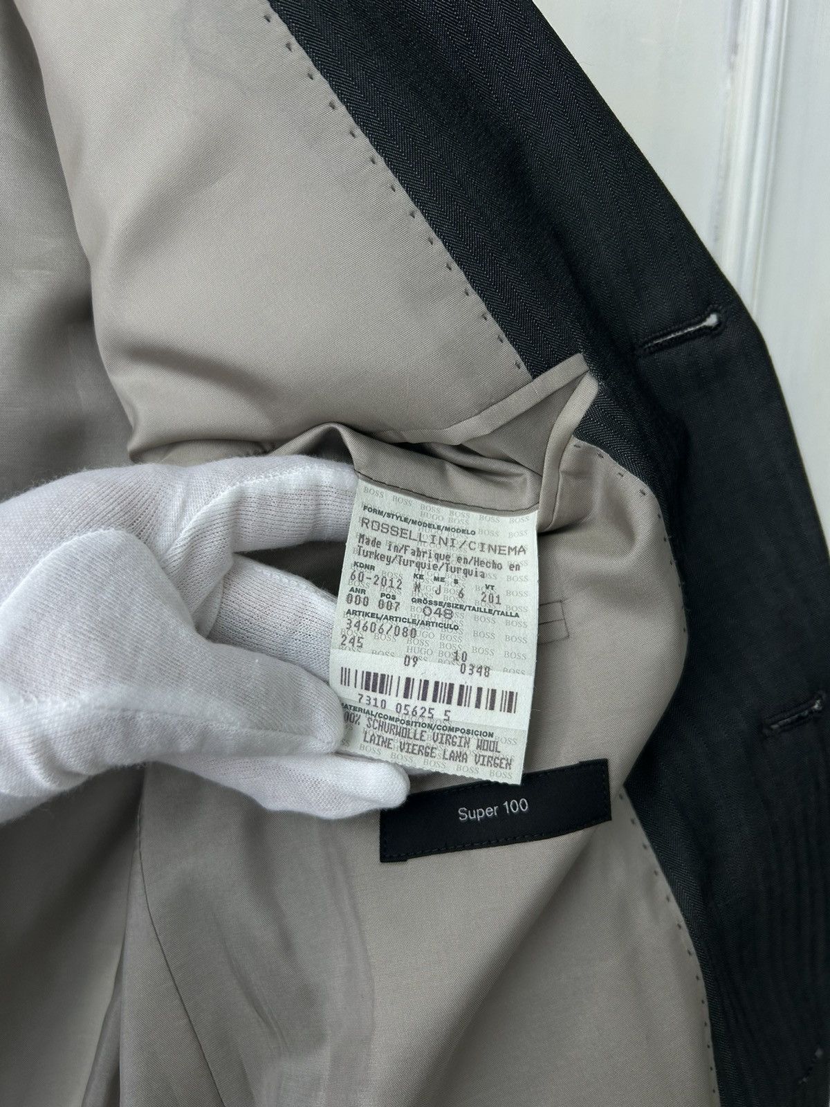 Hugo Boss Hugo Boss Wool Suit Size 42R - 18 Thumbnail
