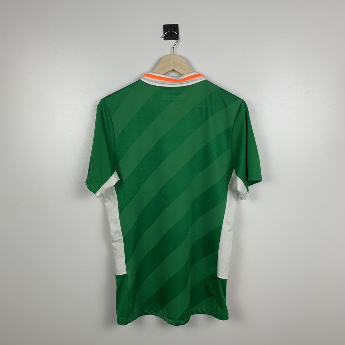 Umbro Umbro Ireland Soccer Football Jersey Size S Green Top Size US S / EU 44-46 / 1 - 9 Thumbnail