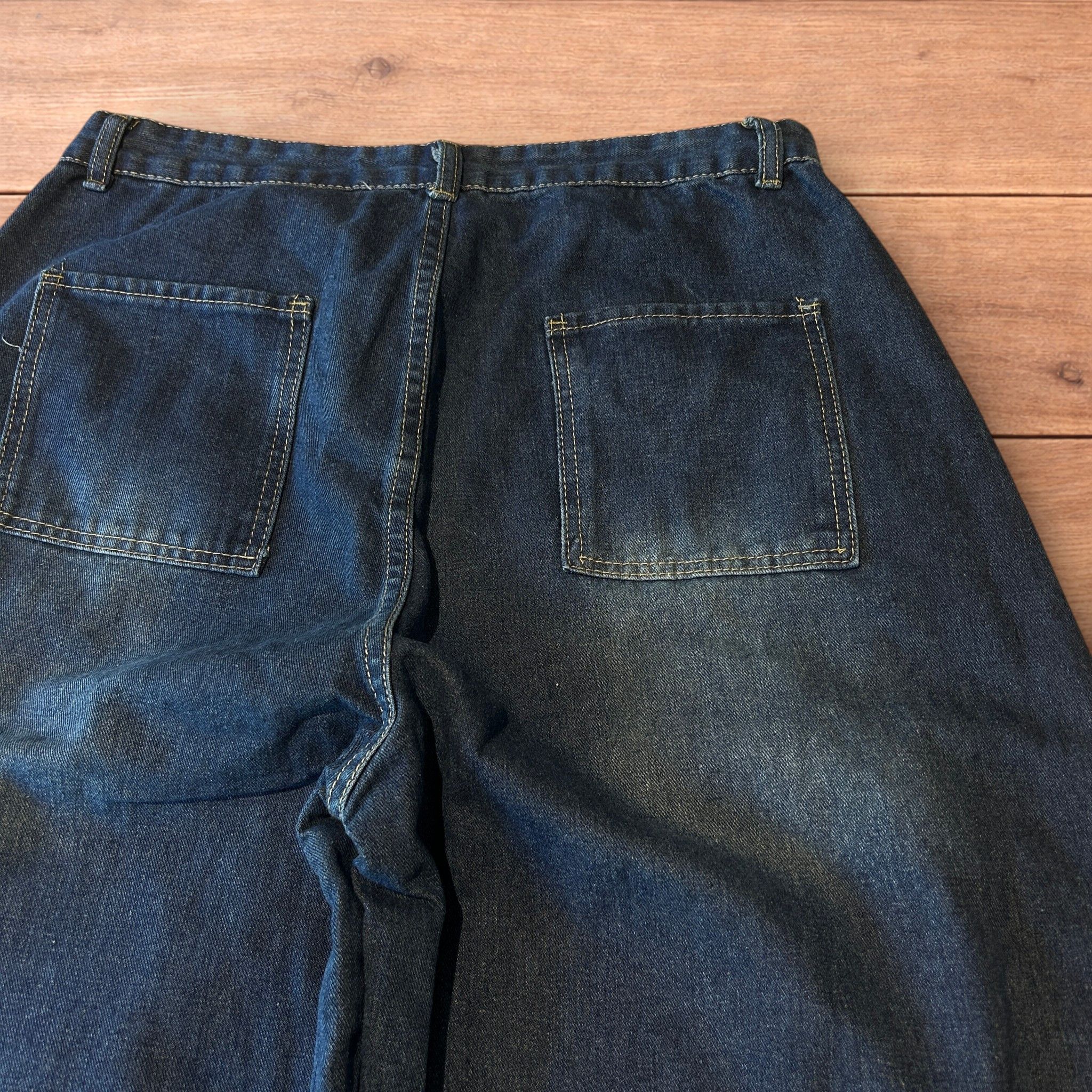 Japanese Brand Vintage style baggy wide leg skater jeans w. fade in blue. Size US 36 / EU 52 - 4 Thumbnail