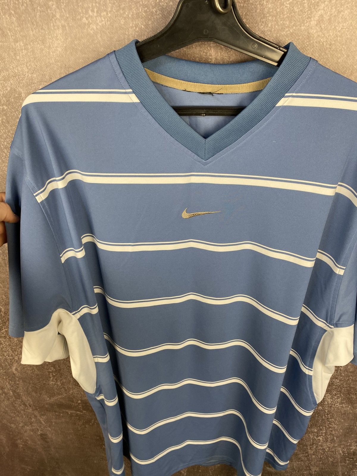 Nike Vintage Nike Center Logo T shirt Size US XL / EU 56 / 4 - 3 Thumbnail
