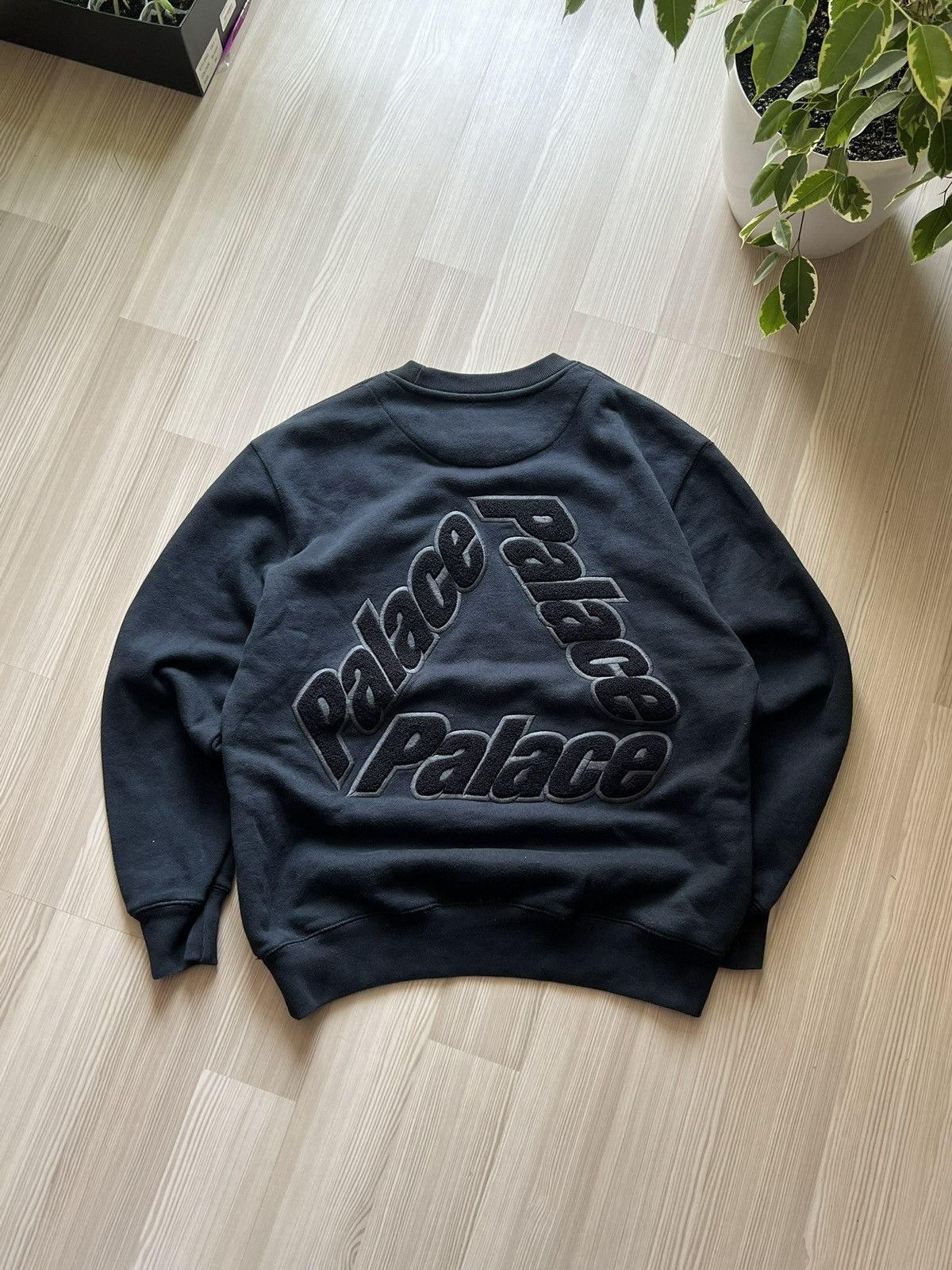 Palace P-3 Chenille Crew in black | Grailed