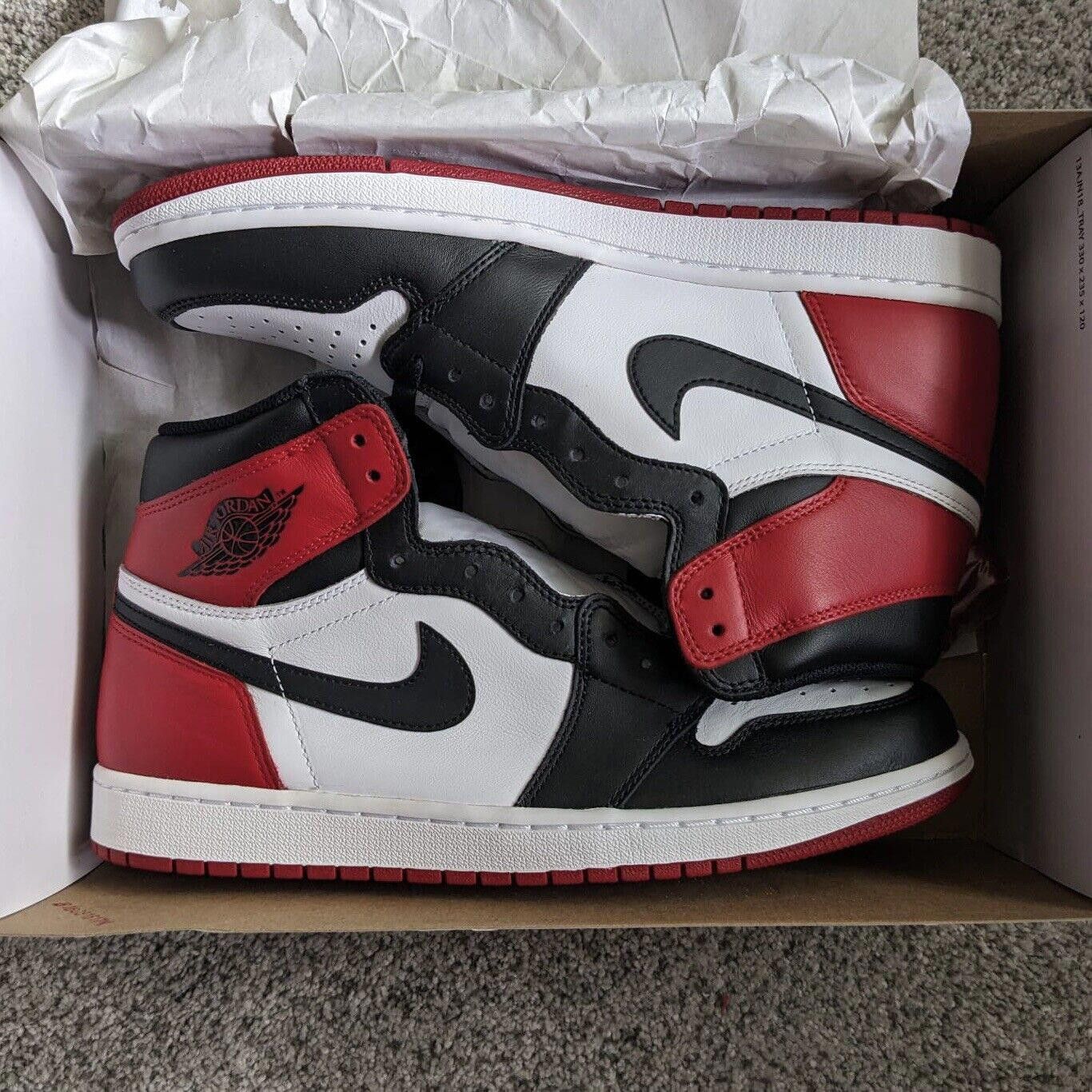 Jordan Brand 2016 Nike Air Jordan 1 Retro High OG Black Toe 555088-125 Size US 10.5 / EU 43-44 - 1 Thumbnail