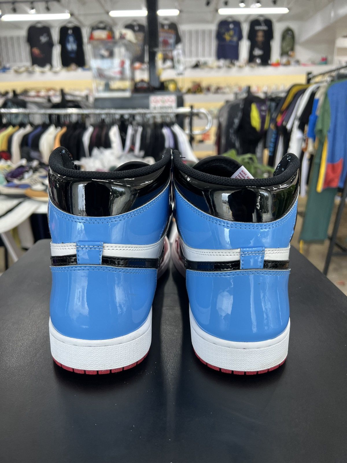 Jordan Brand Air Jordan 1 Fearless UNC Chicago Sz. 10.5 (2019) Size US 10.5 / EU 43-44 - 5 Thumbnail