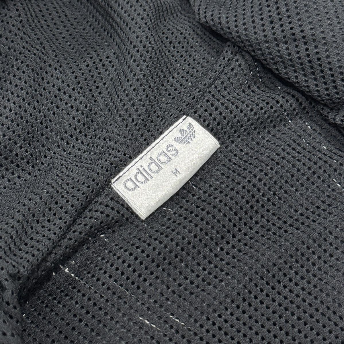 Adidas Vintage Adidas Beach Volleyball 1/2 Zip Nylon Jacket Size M Size US M / EU 48-50 / 2 - 11 Thumbnail