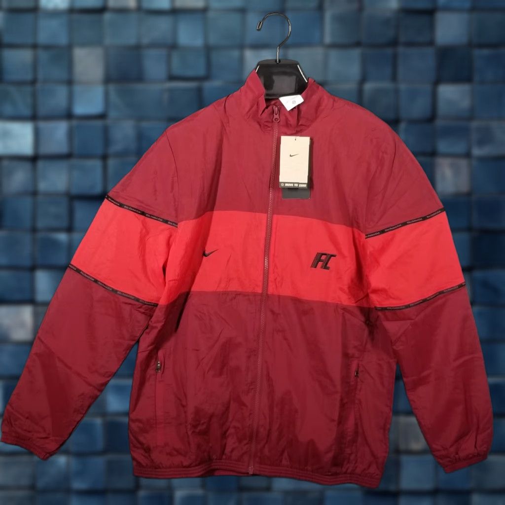 Nike Nike Men Large Red Puffer Windbreaker Jacket Water Repellent 2020s Sports Raincoat Size US L / EU 52-54 / 3 - 1 Thumbnail
